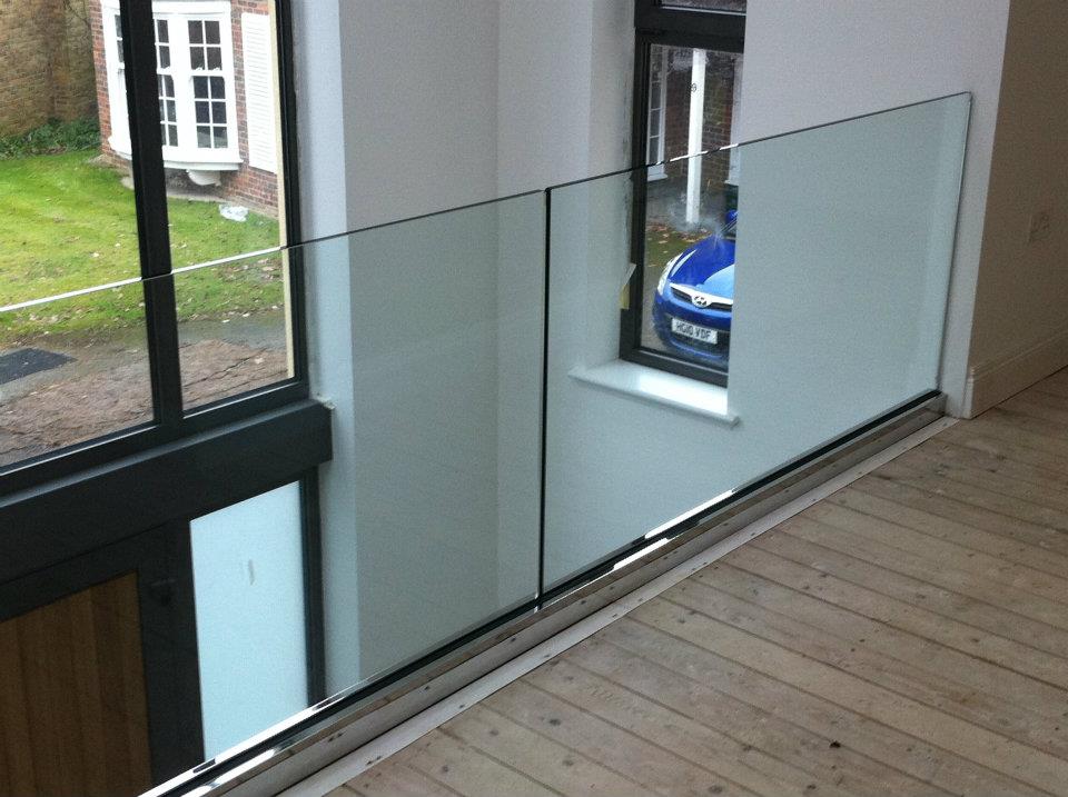 Toughen glass balustrades base channel glazing