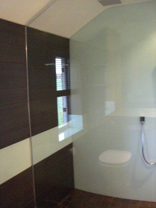 toughened glass shower screen