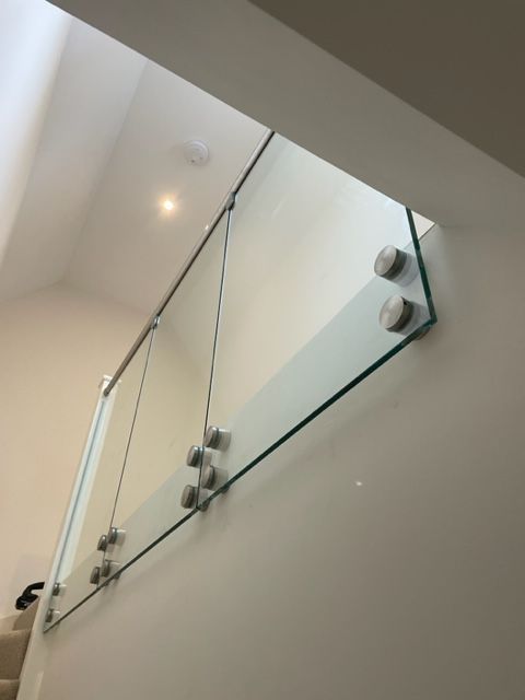 point fixings toughen laminated safety glass oxford oxfordshire Great Rollright 