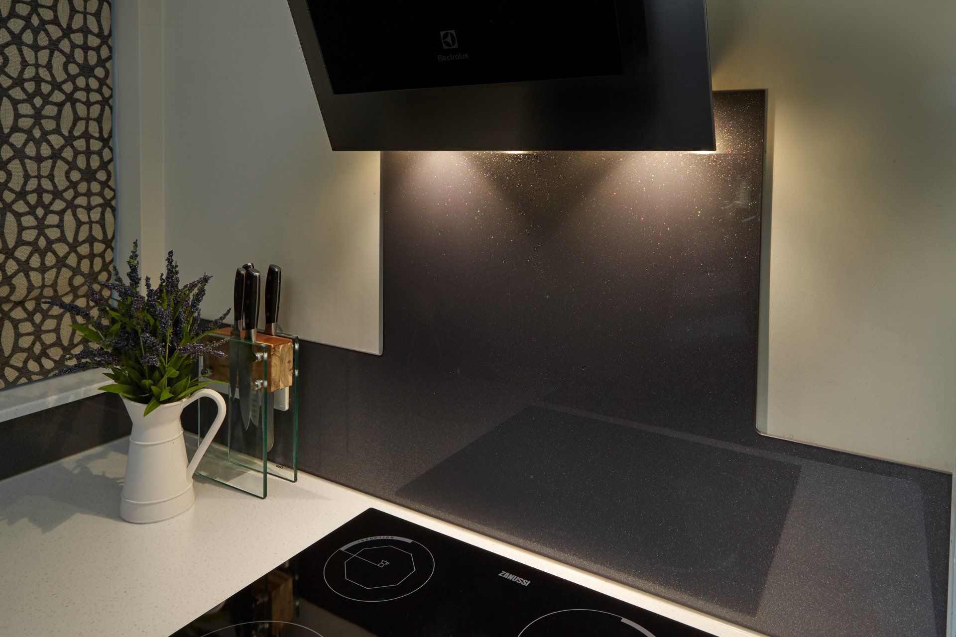 Toughen painted splash back with sparkle