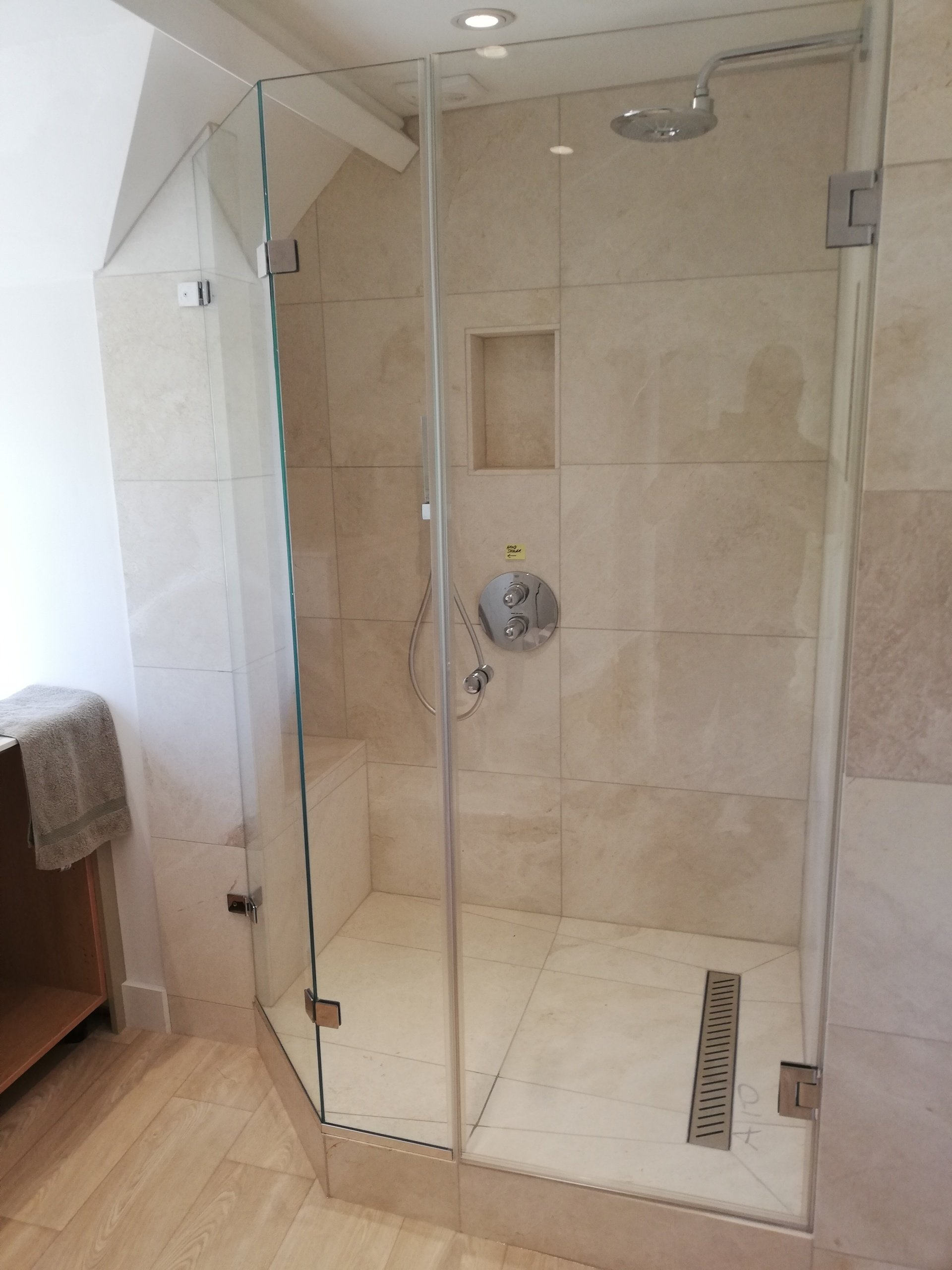 toughened safety shower door and screen