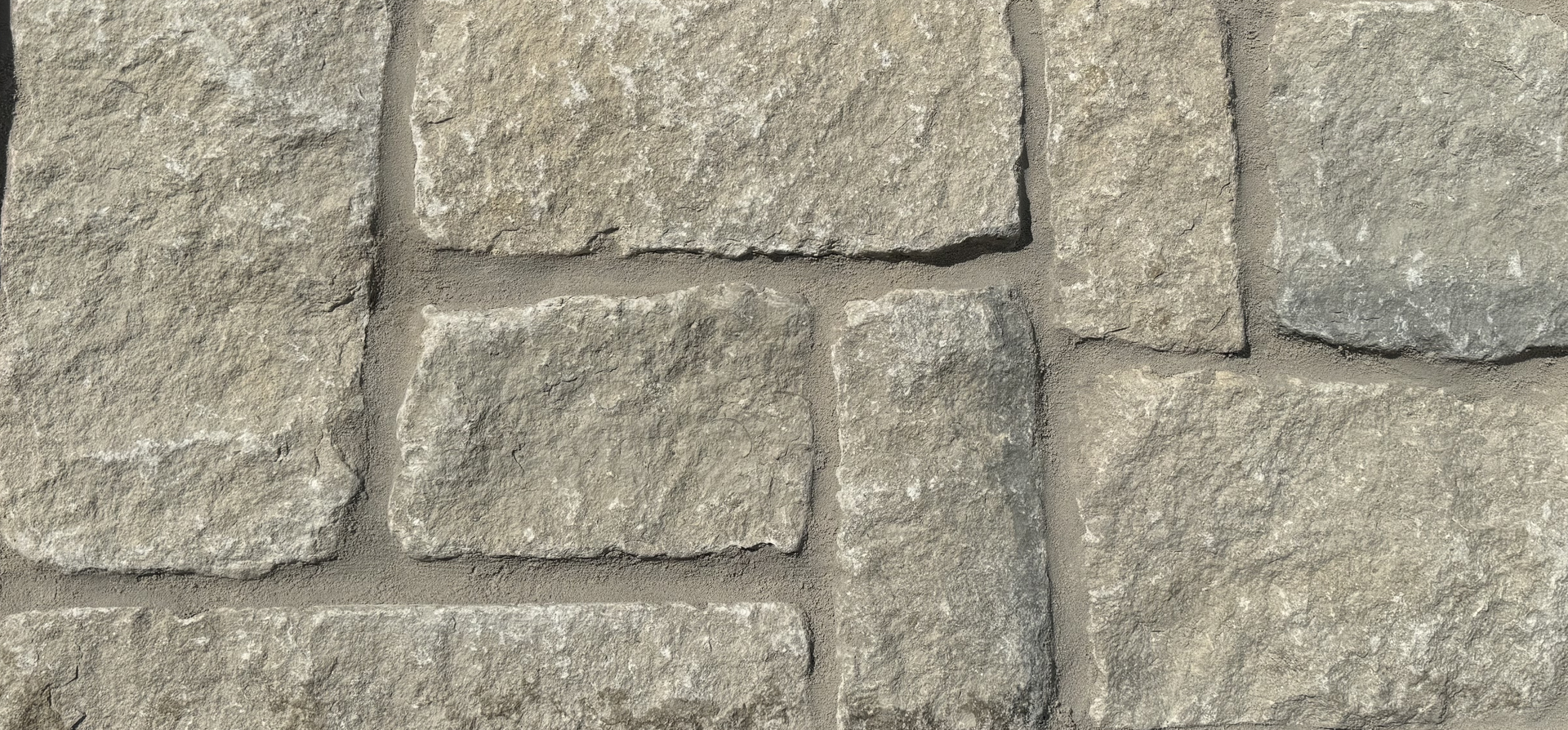 Eagle Creek 4-12 Tumbled Veneer Sample Board at Silverdale Quality Stone