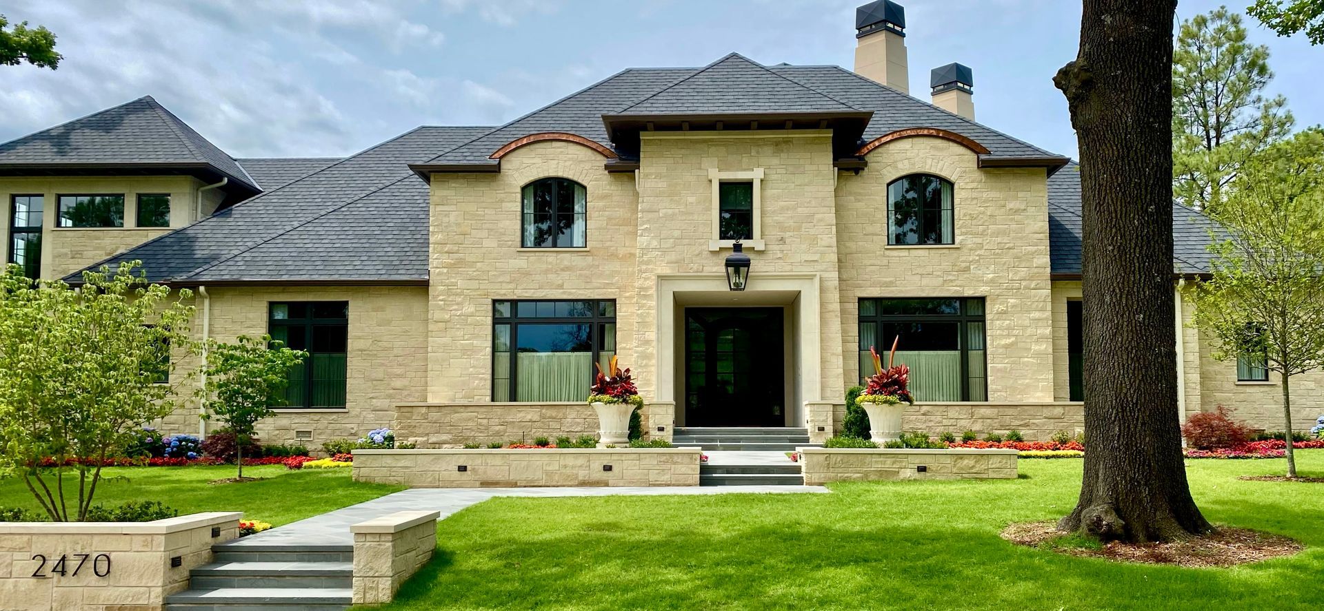 Silverdale Cut Stone Caps, Sills, Window & Door Surround
Silverdale 3 Rise Split Face Veneer