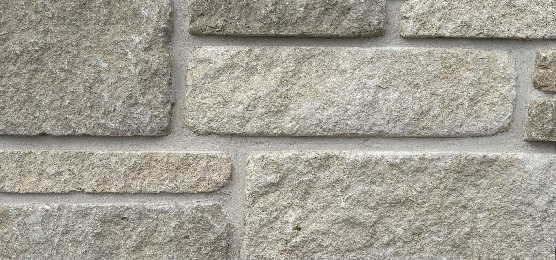 Kansas Blend Dimensional Tumbled Veneer Sample Board at Silverdale Quality Stone