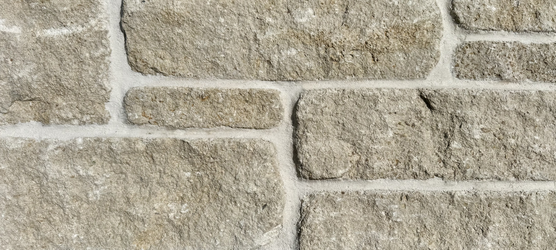 Prairie Shell Dimensional Tumbled Veneer Sample Board at Silverdale Quality Stone