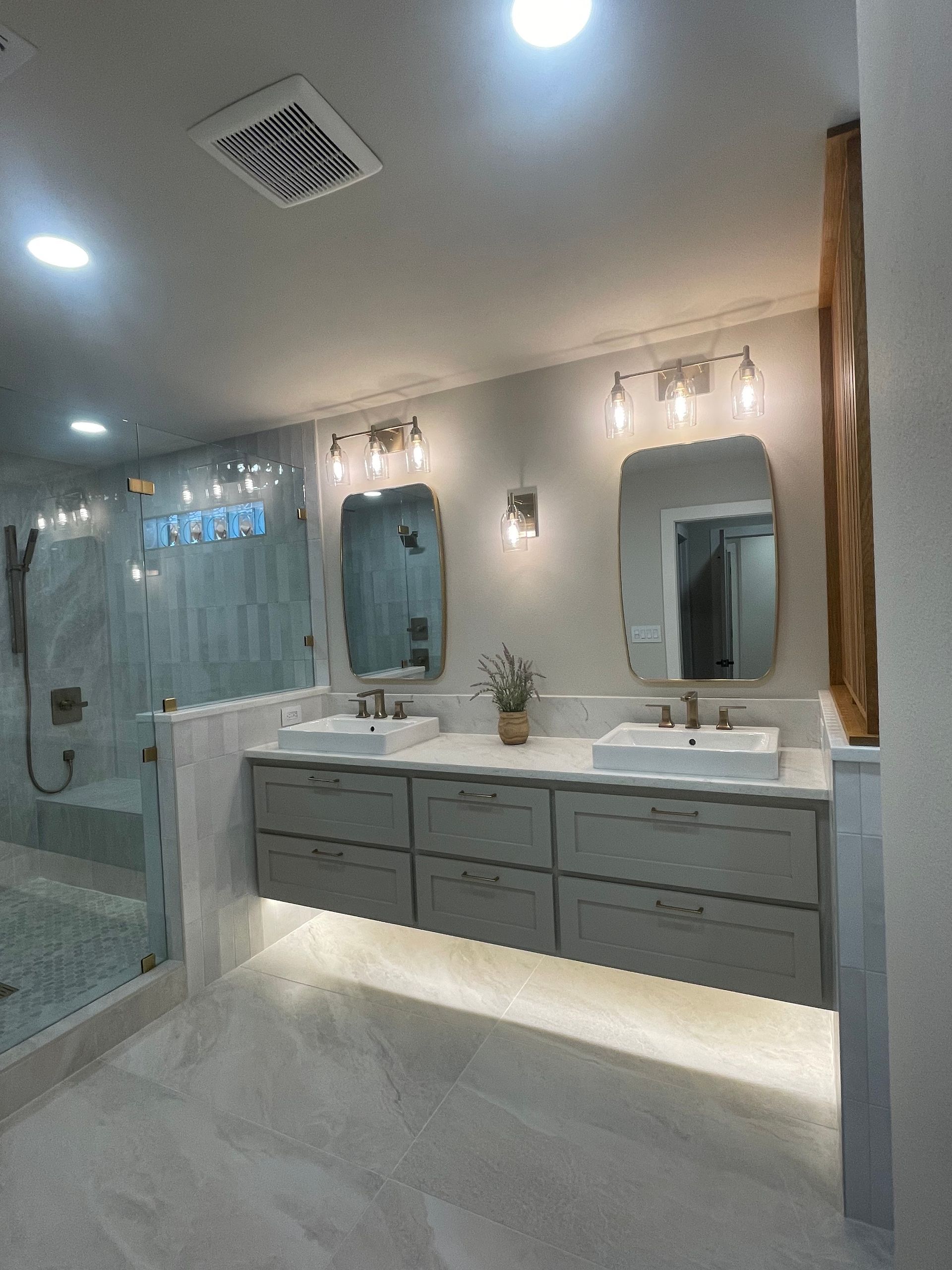 A plumbing bathroom remodel in Rogers, AR by Masters of Disasters Leak Detection