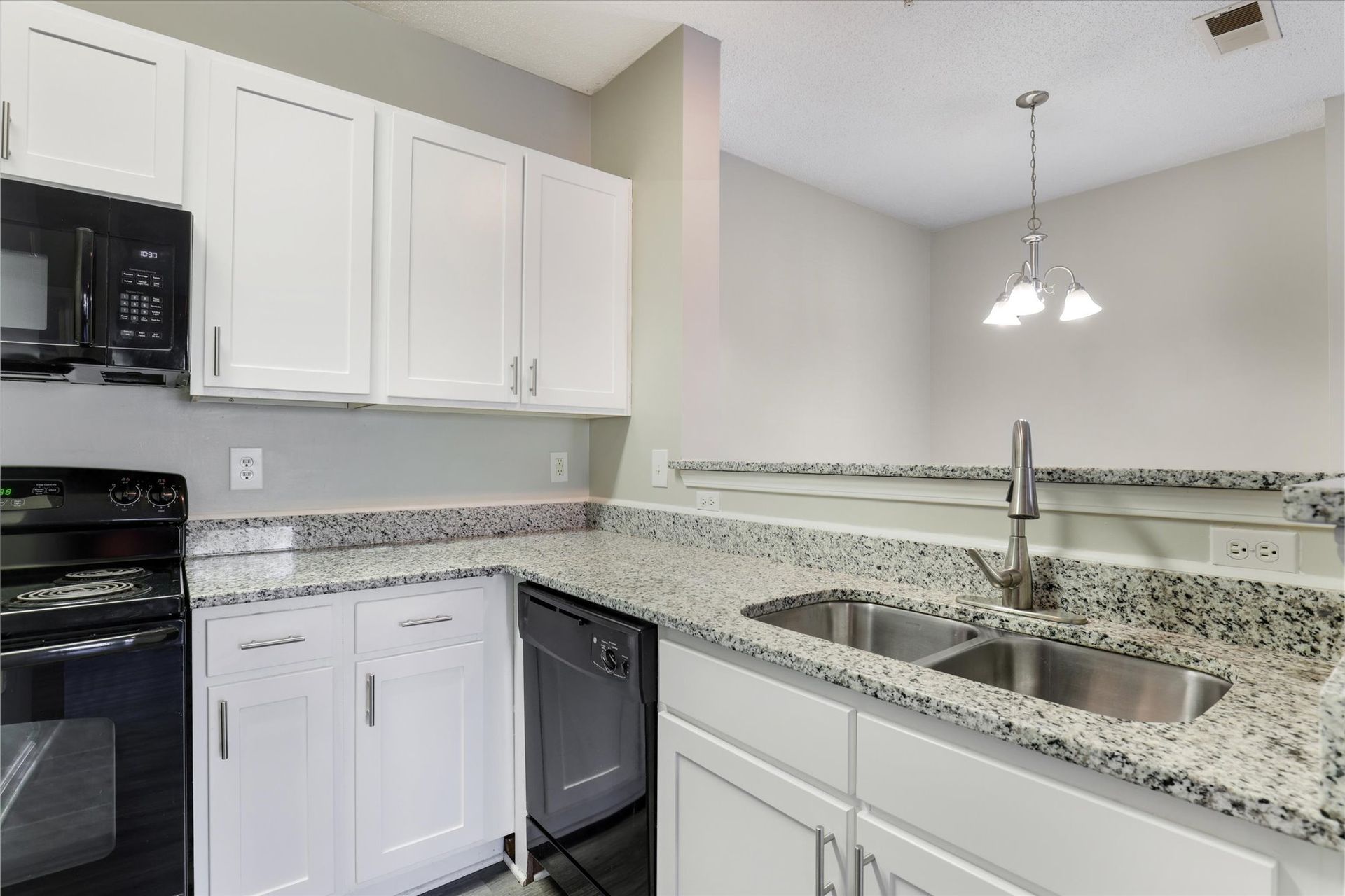 kitchen appliances at the preserve at west view