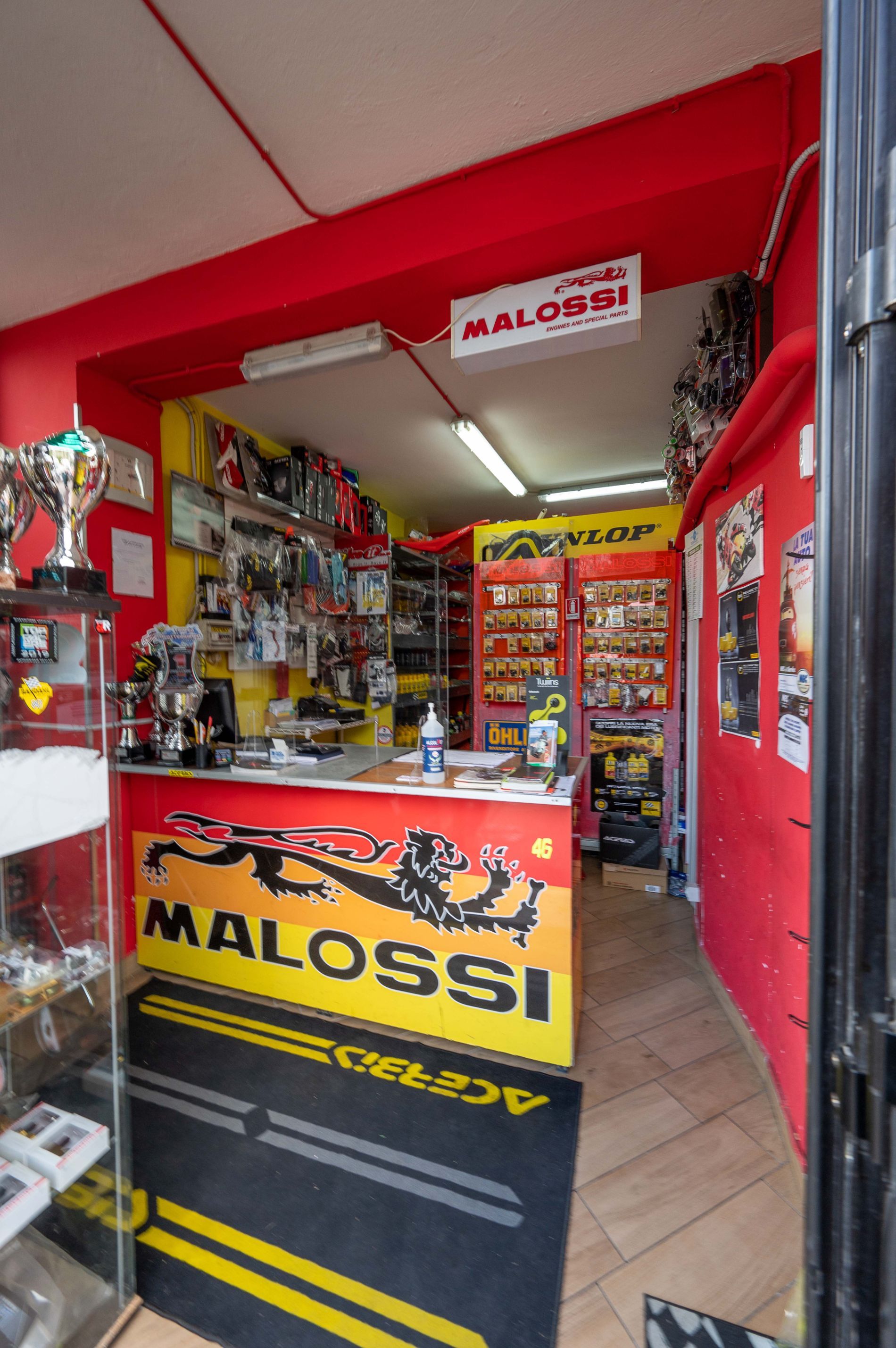 ingresso officina per motociclette