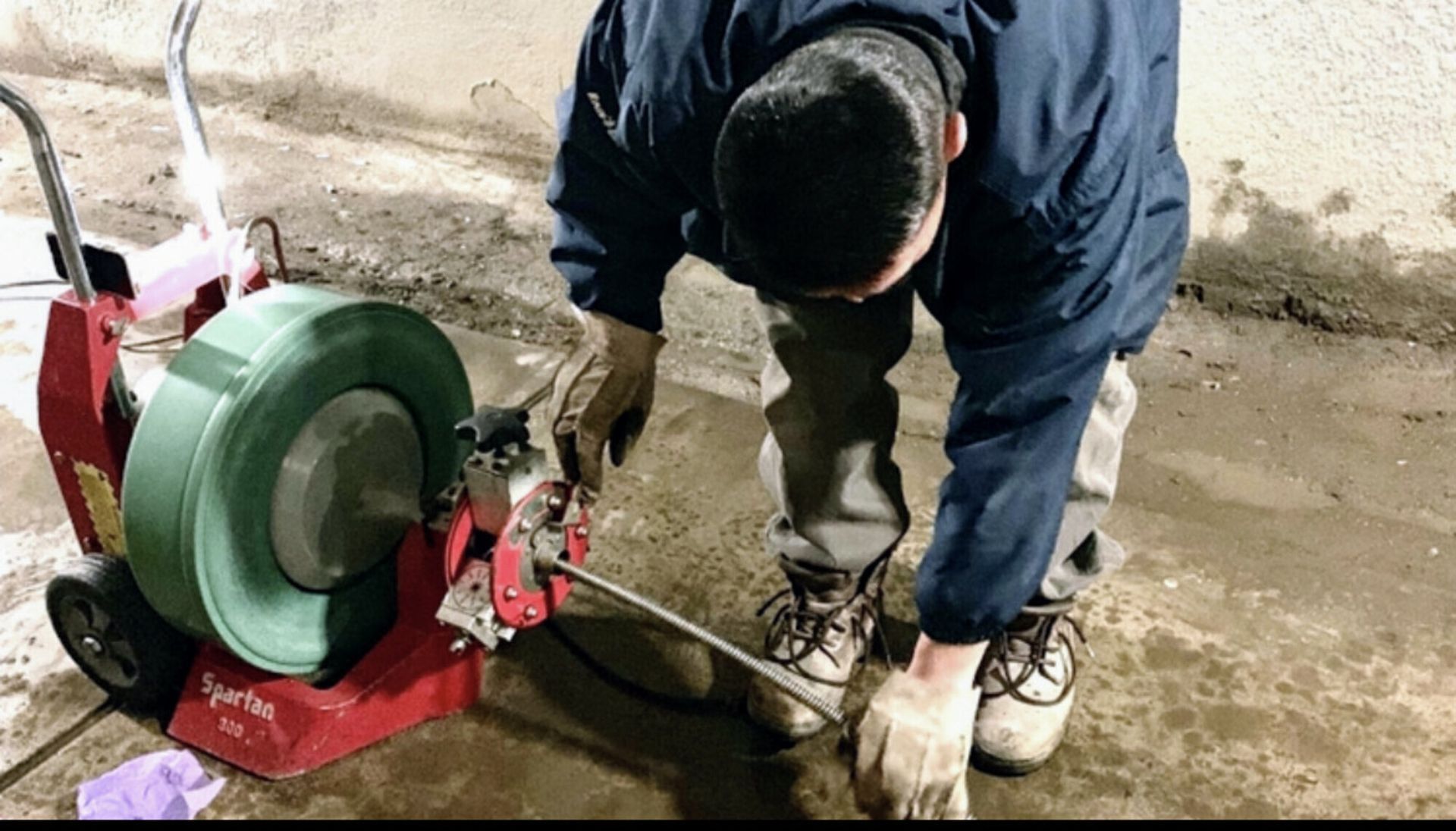 Repair plumbing services