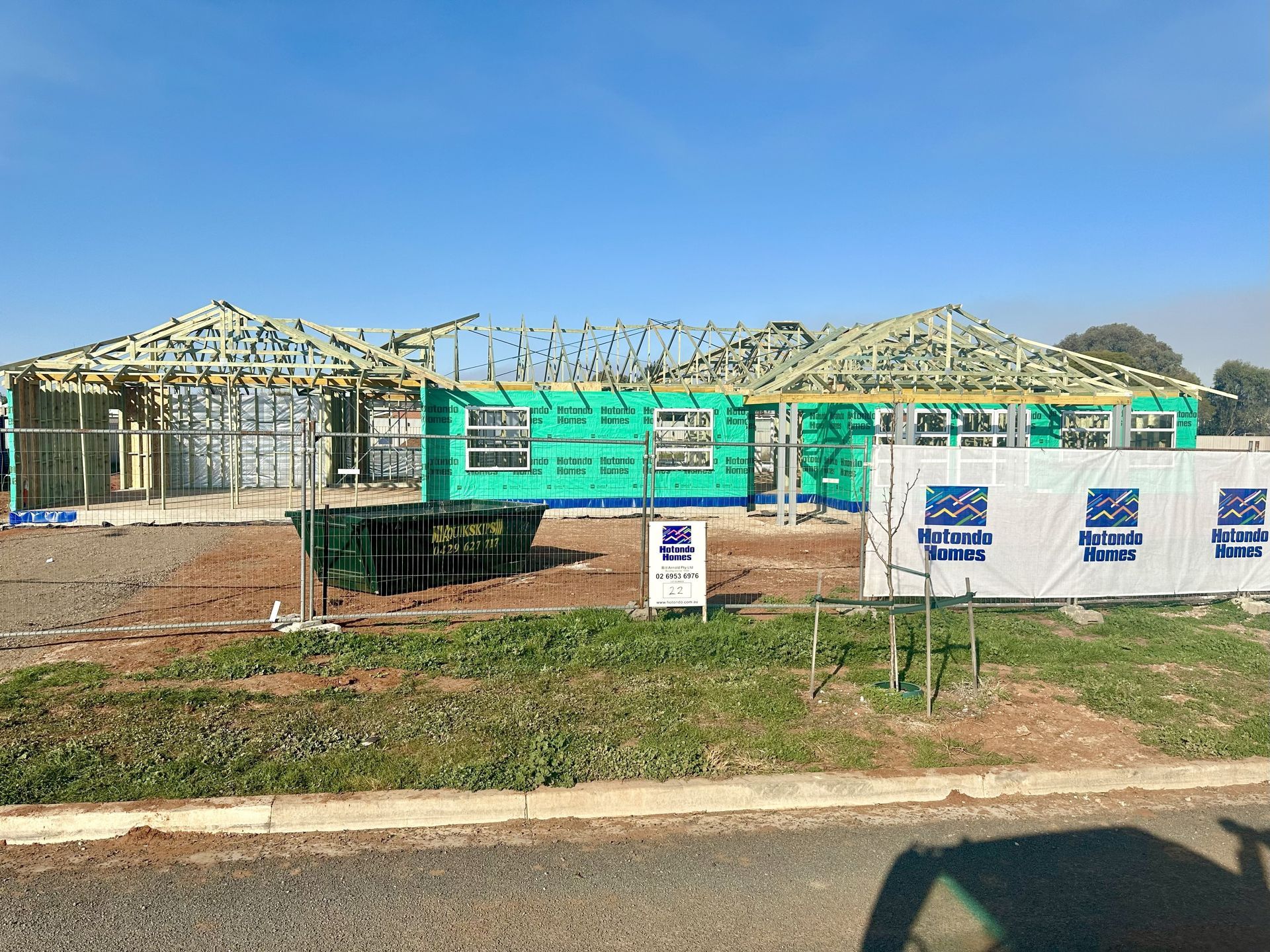 Construction site bin delivery for local homes – MIA Quikskips bin hire Griffith NSW