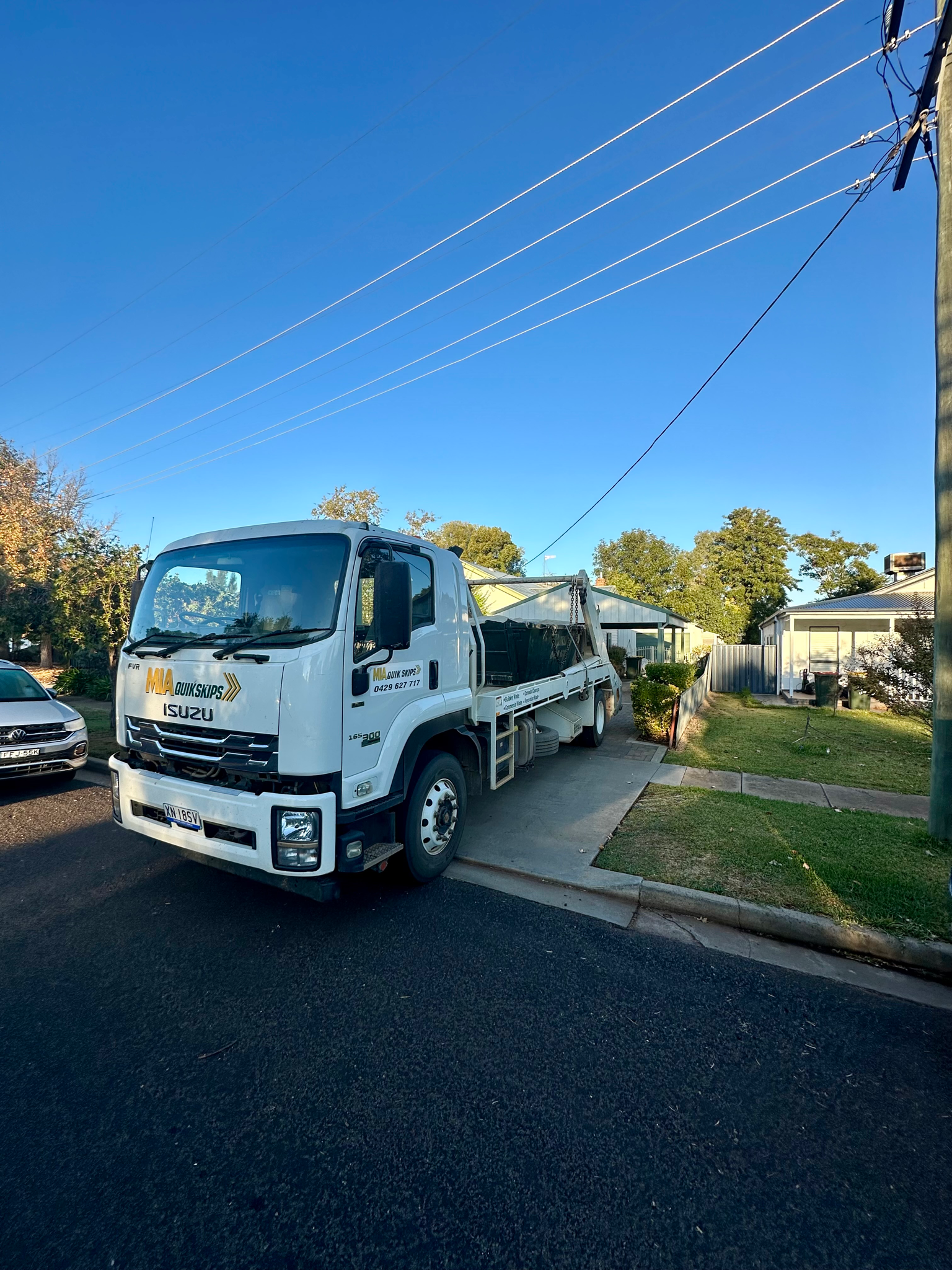 MIA Quikskips skip bin at residential home for yard cleanup – Griffith waste removal
