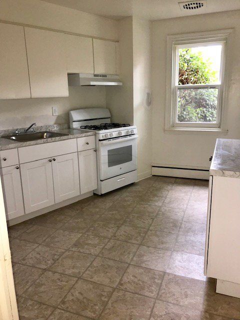 kitchen | 505 W University Parkway