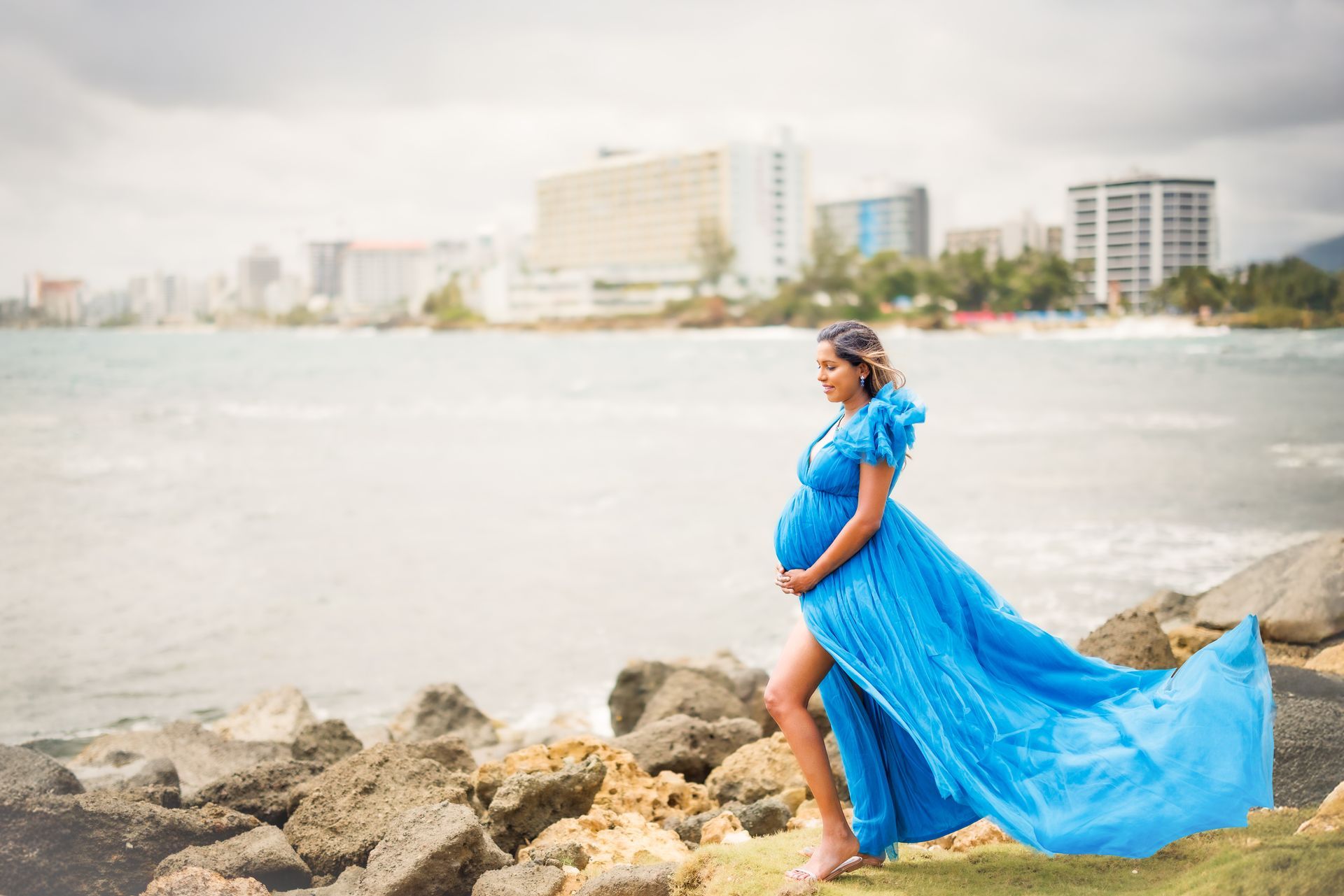 Outdoor Maternity Photographer | Maternity Photo Shoot | Outdoor Maternity Photography in New York City | FL Maternity Photographer | Best Maternity Photographer Orlando FL | Maternity Photo Shoot | Maternity Photography in New York City | Family Maternity Photo Shoot Beach | NY Outdoor Beach Maternity Photography | Family Shoot | Maternity Photo Shoot | NY Outdoor Beach Maternity Photography