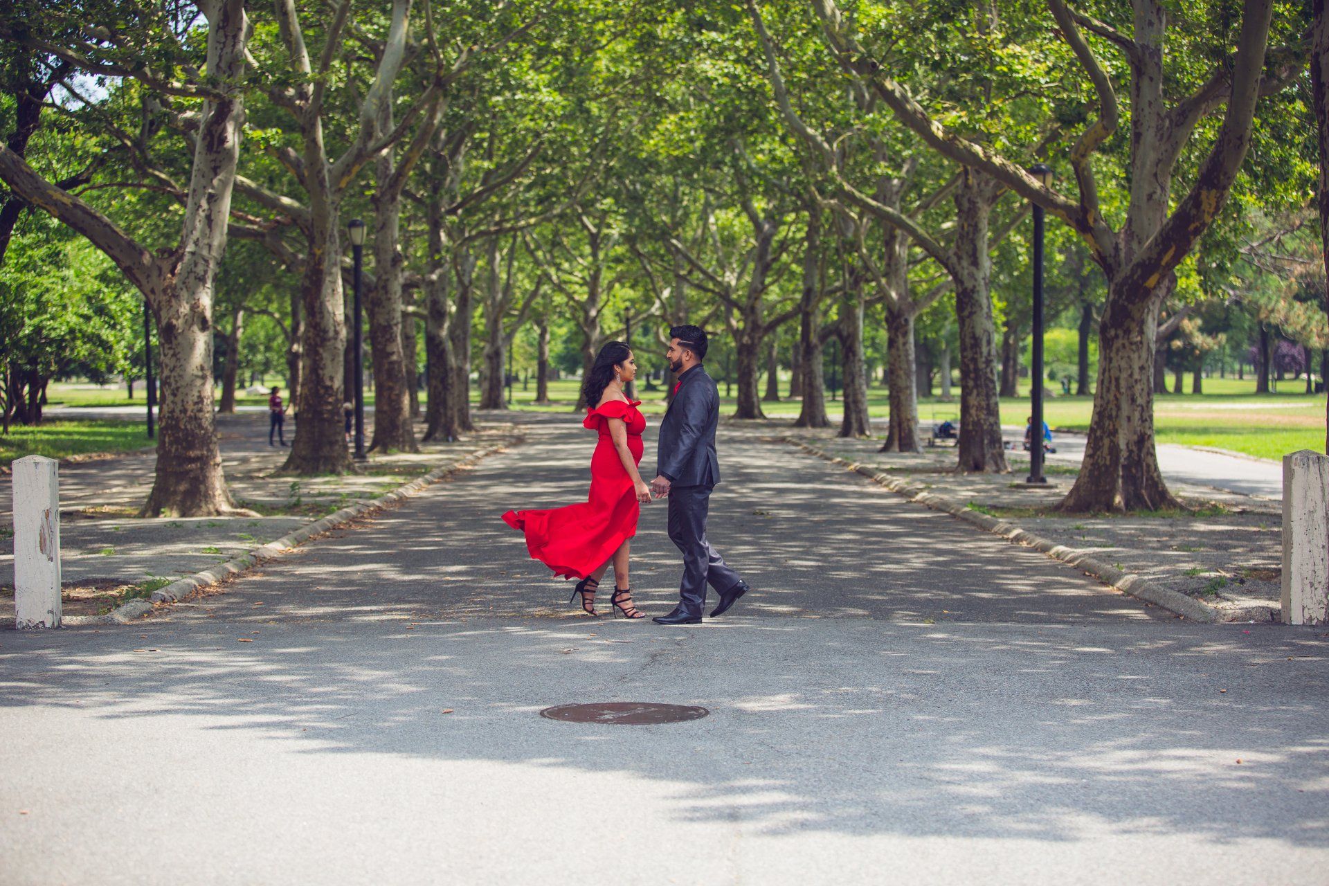 Flushing Meadows Park Engagement Photos | Engagement Shoot | Queens NYC Engagement Photographer | Outdoor Couples Shoot