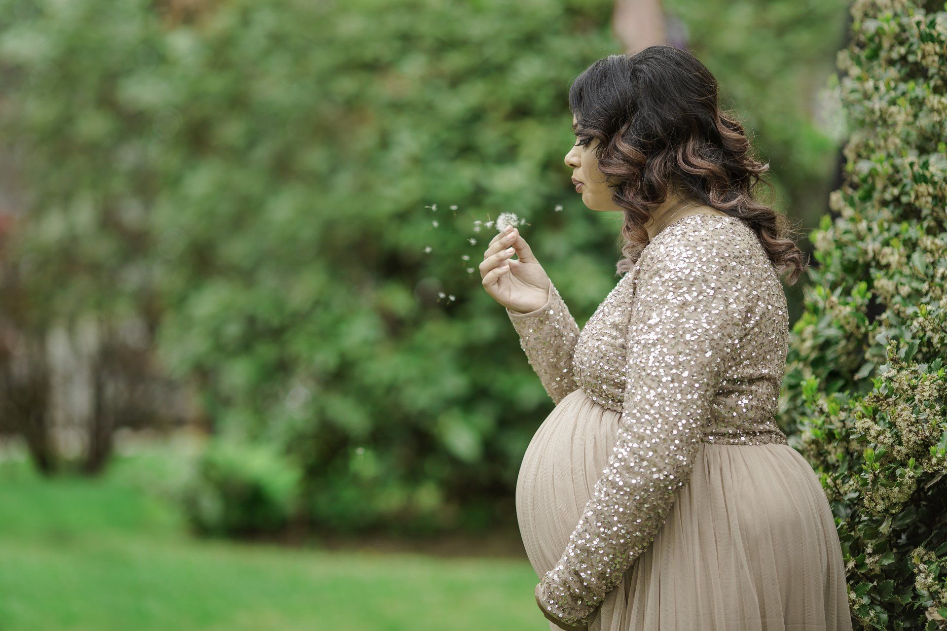 Maternity Photo Shoot | Outdoor Maternity Photography in New York City | NYC Maternity Photographer