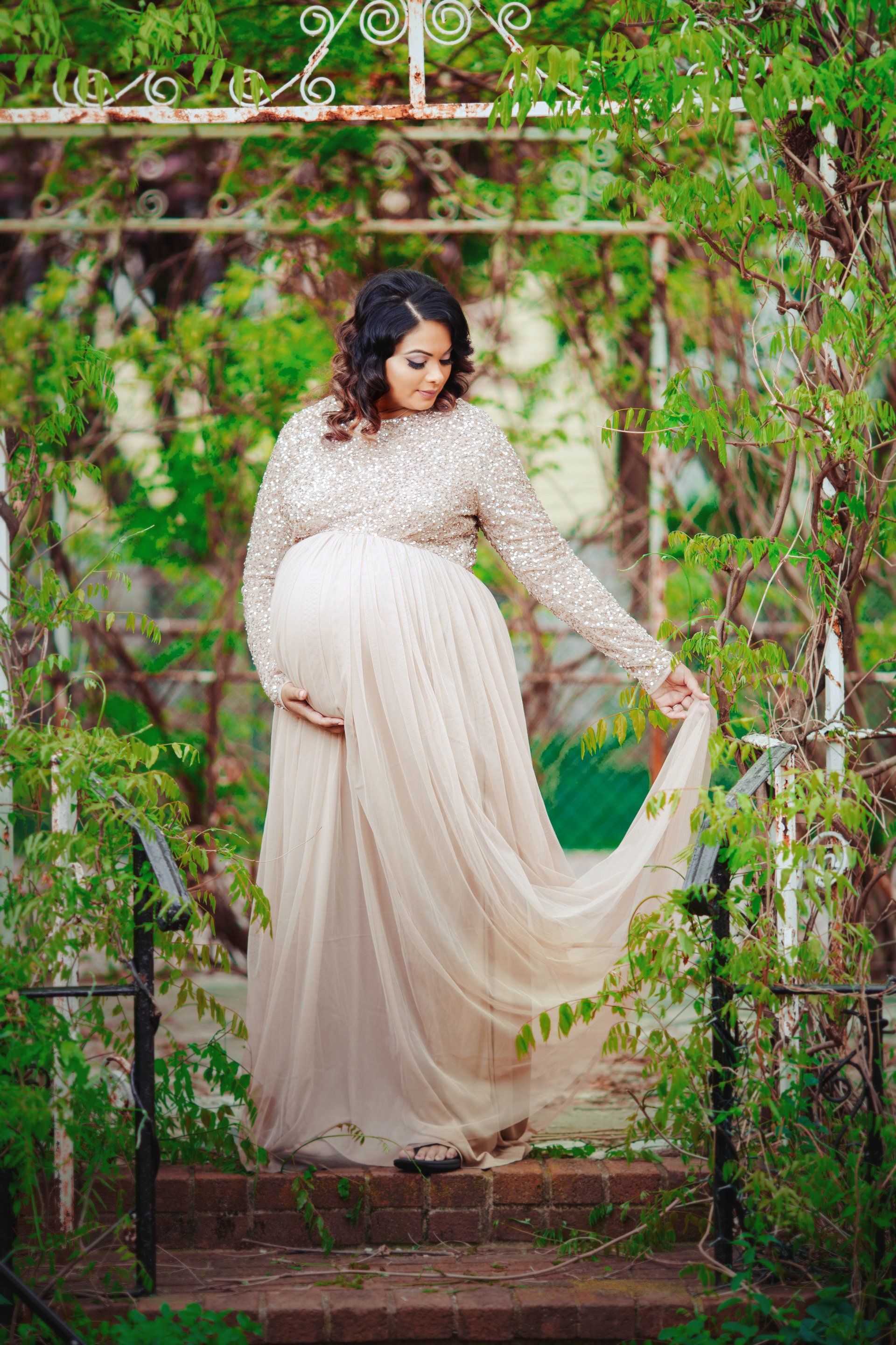 Maternity Photo Shoot | Outdoor Maternity Photography in New York City | NYC Maternity Photographer