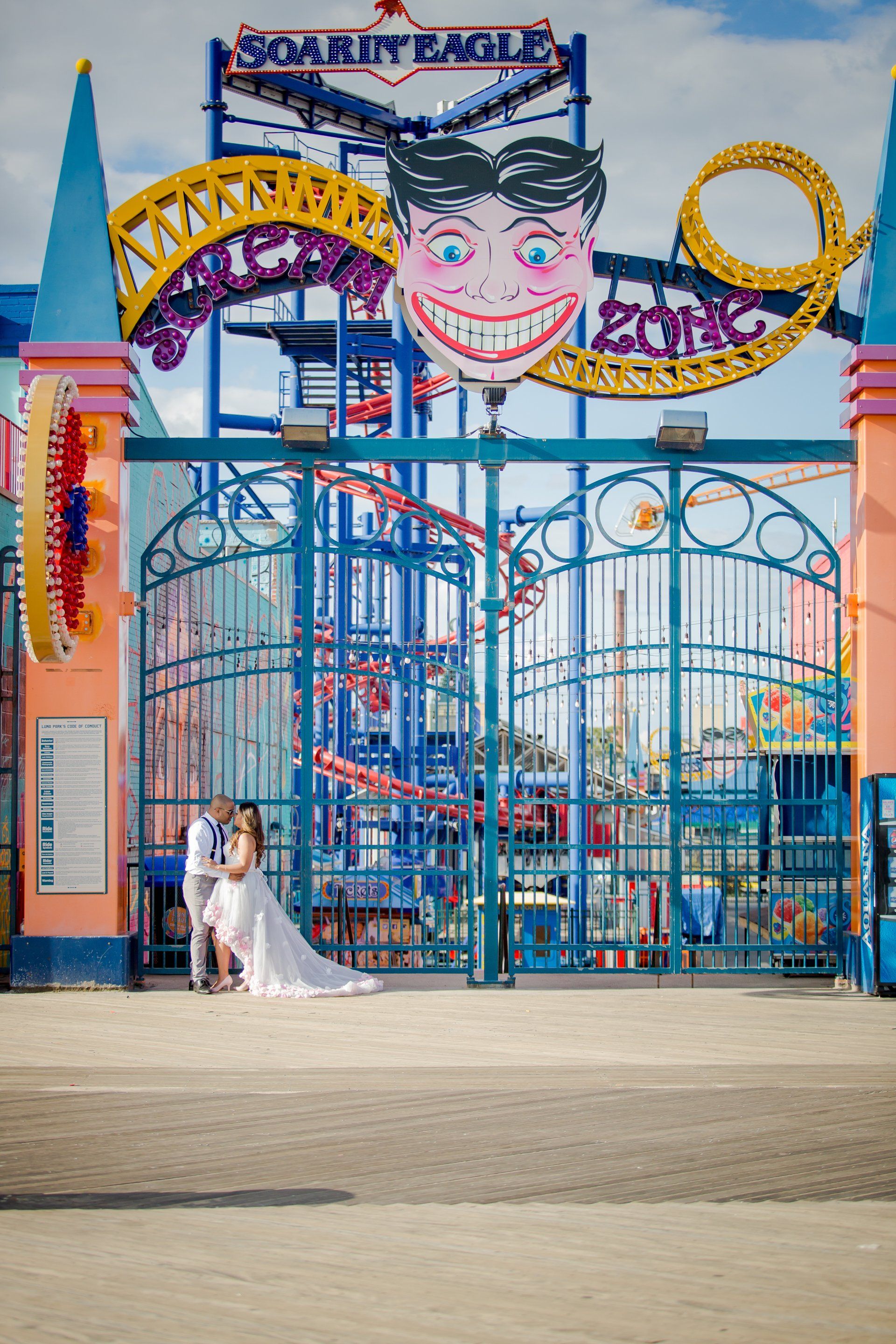 Coney Island Wedding Photographer NYC | Wedding Poses Photos | Best NYC Wedding Photographer