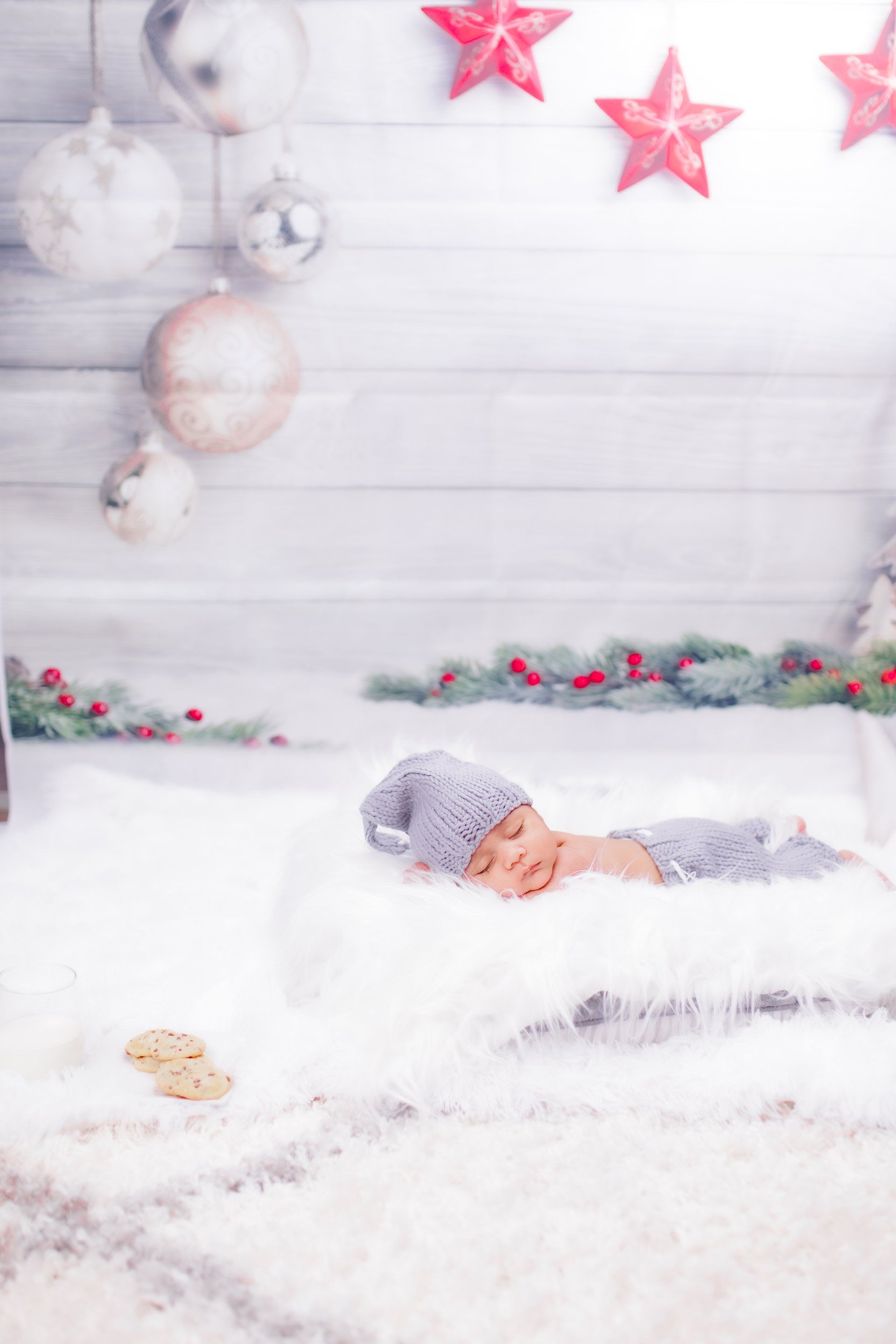 Newborn Photography | Baby Christmas Photos | Cute Baby Christmas Photos NYC | Creative Holiday Baby Photos New York | NYC Christmas Photoshoots with Props | Professional Family Christmas Photo | christmas family photo shoot