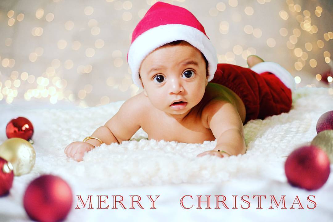 Baby Christmas Photo shoot | Cute Baby Christmas Photos NYC | Creative Holiday Baby Photos New York | NYC Christmas Photoshoots with Props | Professional Family Christmas Photo | Baby Christmas Photography Queens Long Island Brooklyn Bronx New York