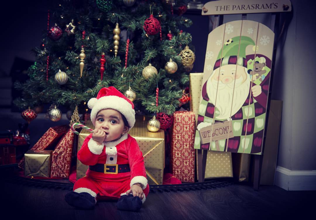 Baby Christmas Photos | Cute Baby Christmas Photos NYC | Creative Holiday Baby Photos New York | NYC Christmas Photoshoots with Props | Professional Family Christmas Photo