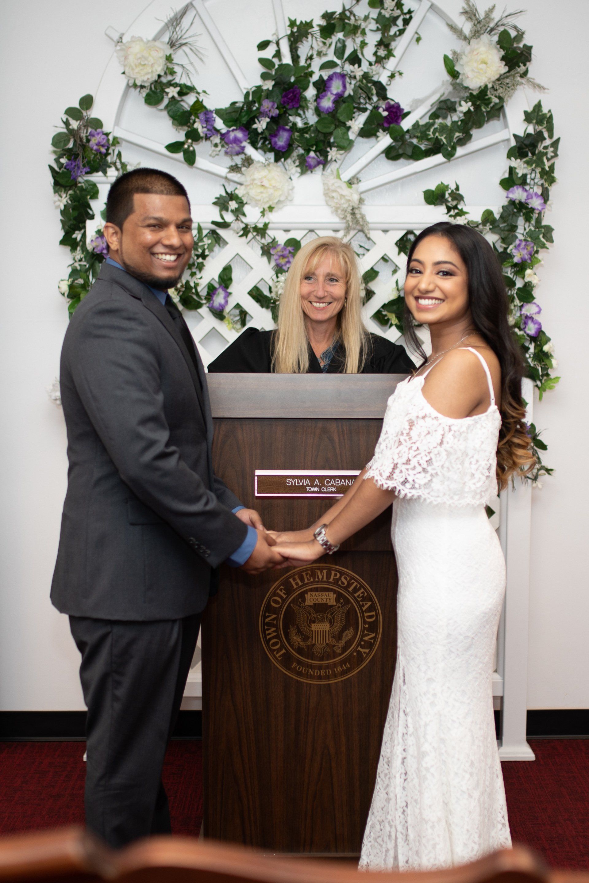 NY City Hall Wedding Photographer NYC | Wedding Poses Photos | Elopement City Hall Photos | NYC Wedding Elopement Photographer | Hempstead City Hall Wedding | Outdoor Wedding Photoshoot