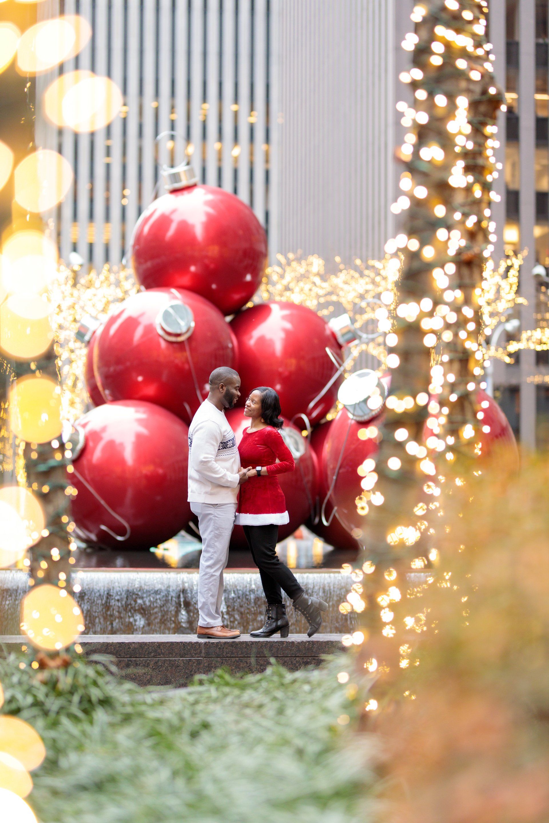 Outdoor Family Holiday Photoshoot Rockefeller Center NY | Holiday Couples Photos NY | New York Family Couples Holidays Photography |  NY Couples Christmas Holiday Photoshoot | Couples Photoshoot Christmas NY