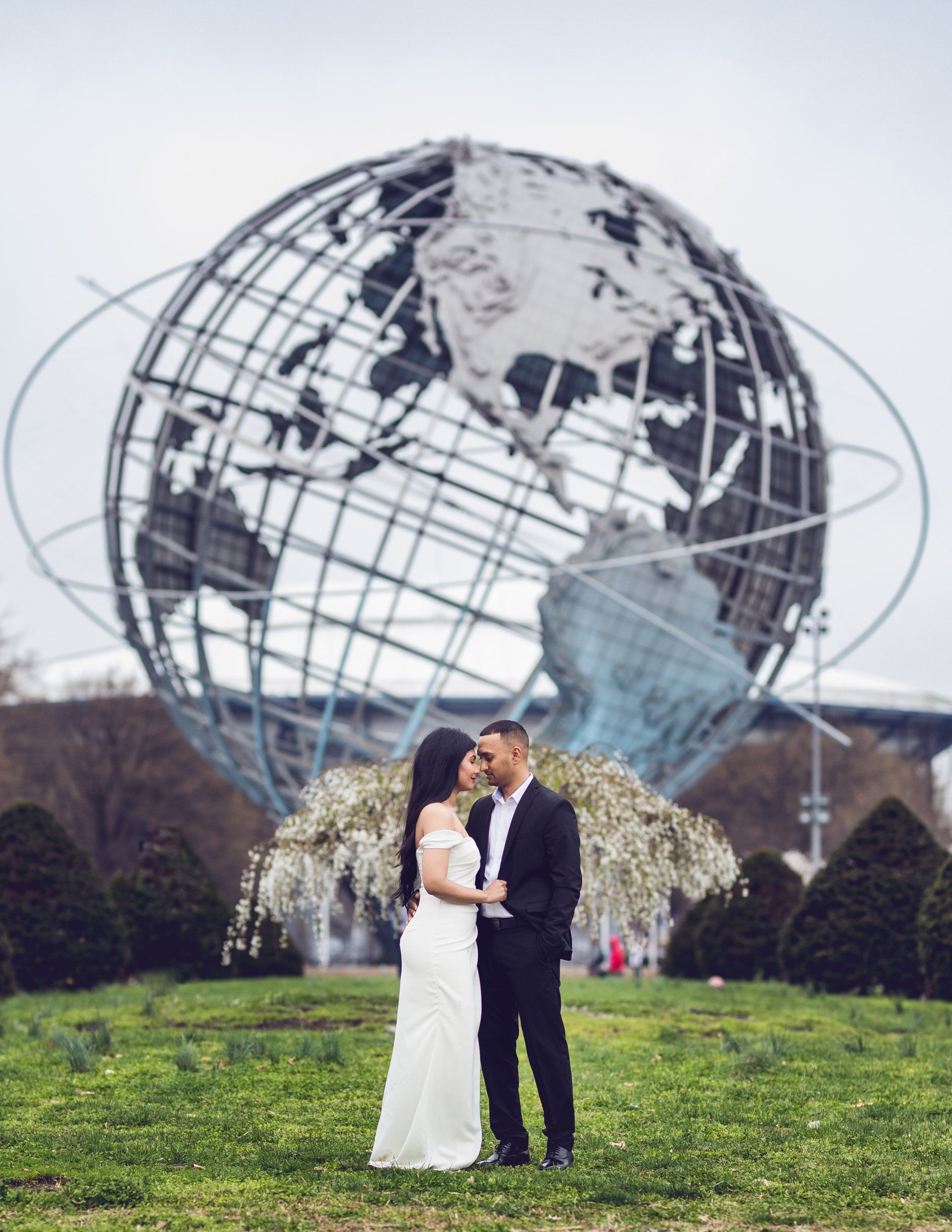 Flushing Meadows Park Globe Waterfall Engagement Photos | Engagement Shoot | Queens NYC Engagement Photographer | Outdoor Couples Shoot