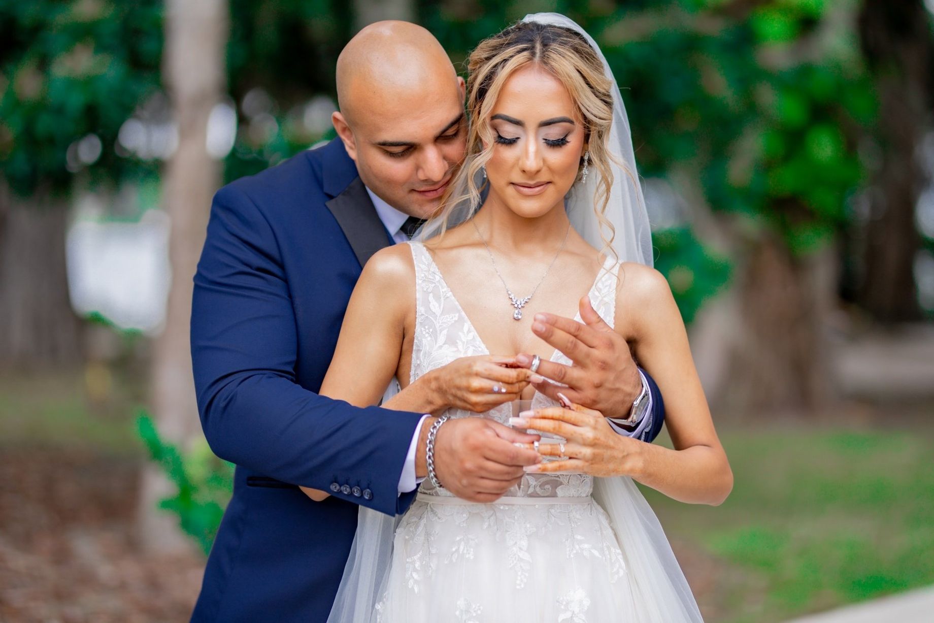 Best Wedding Photographer in NYC | Best Affordable NY Long Island Queens Brooklyn Bronx NJ Photographer | Wedding Photo Shoots