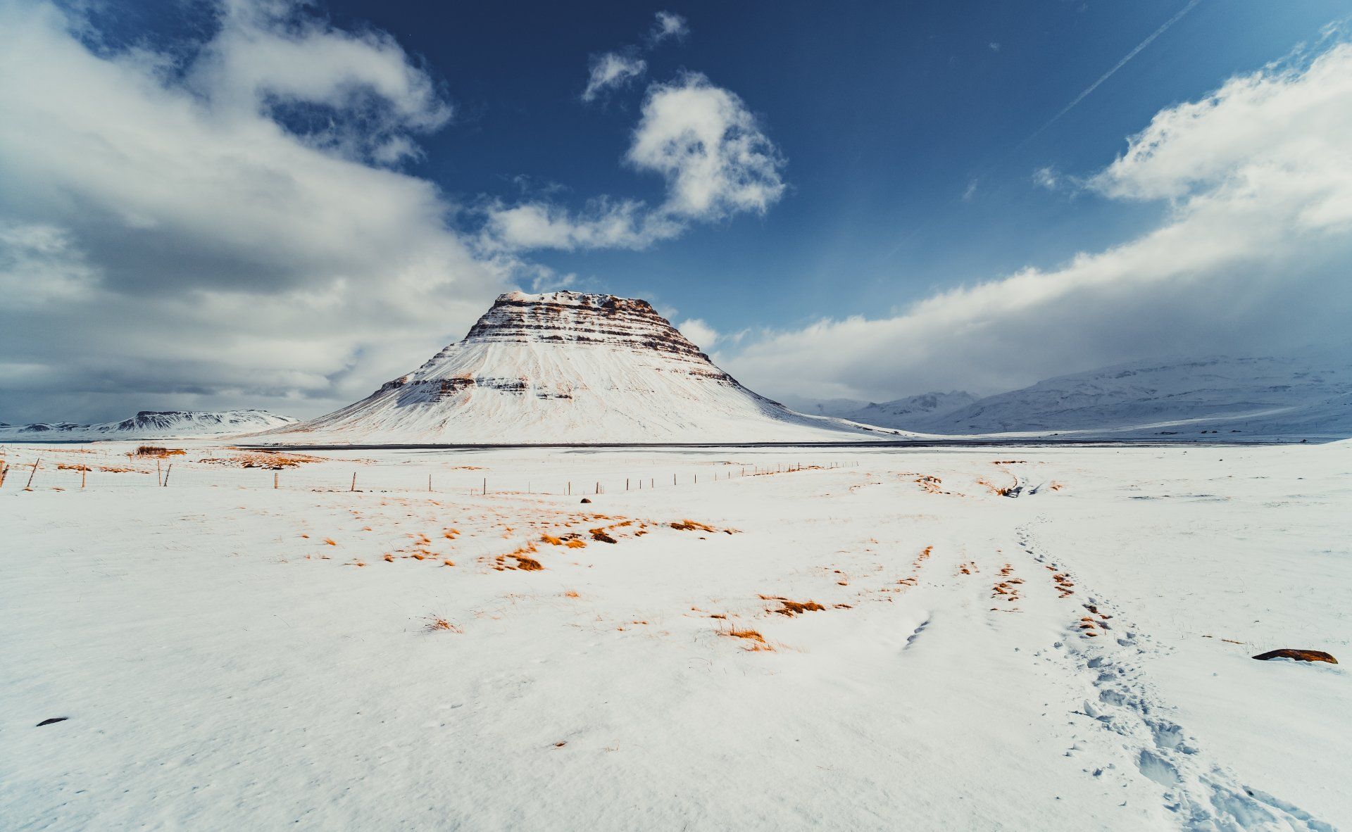 Travel Photography | Kirkjufell Mountain Iceland | Iceland Travel | Iceland West Coast | Most photographic mountain in Iceland