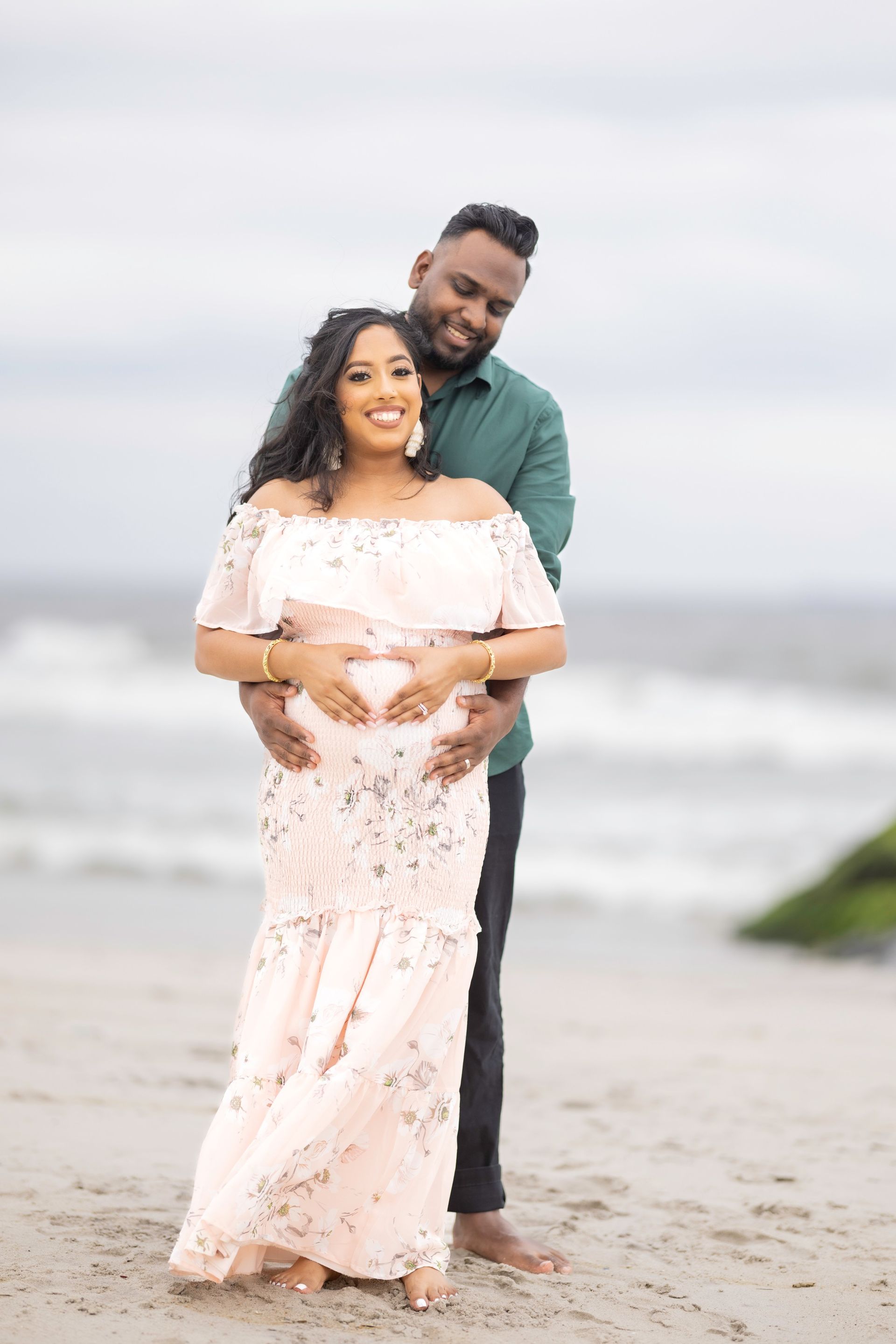 Outdoor Maternity Photographer | Maternity Photo Shoot | Outdoor Maternity Photography in New York City | FL Maternity Photographer | Best Maternity Photographer Orlando FL | Maternity Photo Shoot | Maternity Photography in New York City | Family Maternity Photo Shoot Beach | NY Outdoor Beach Maternity Photography | Family Shoot | Maternity Photo Shoot | NY Outdoor Beach Maternity Photography