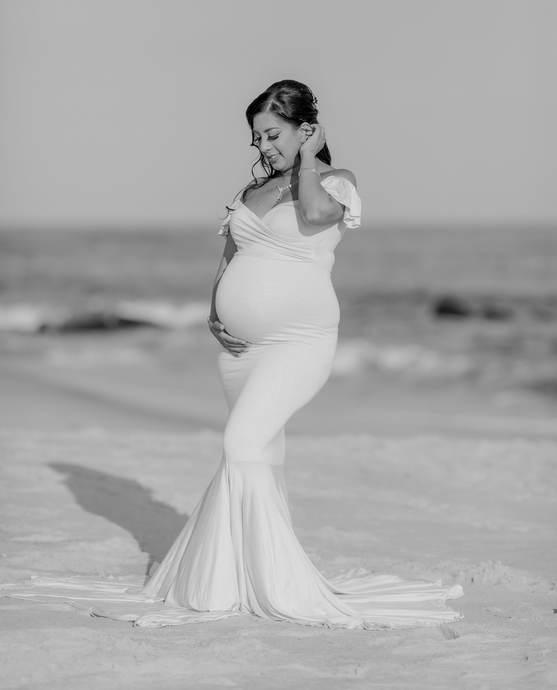 Outdoor Maternity Photographer | Maternity Photo Shoot | Outdoor Maternity Photography in New York City | NYC Maternity Photographer | Best Maternity Photographer New York | Maternity Photo Shoot | Maternity Photography in New York City | Family Maternity Photo Shoot Beach | NY Outdoor Beach Maternity Photography | Family Shoot | Maternity Photo Shoot | NY Outdoor Beach Maternity Photography