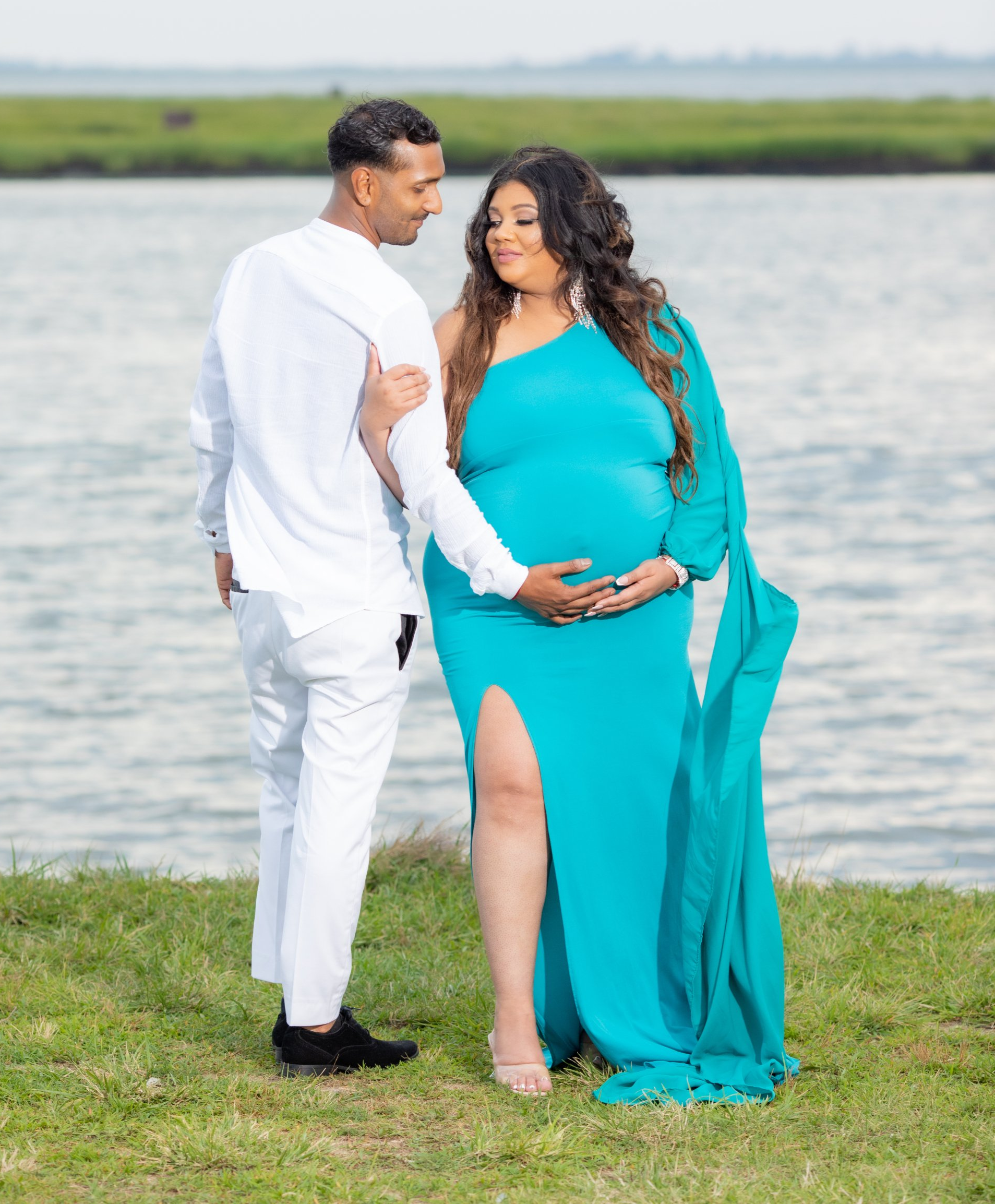 Maternity Photo Shoot | NY Outdoor Lake Maternity Photography | Family Shoot | NYC Photographer | maternity photographer long island | pregnancy photo shoot nyc | pregnancy photography nyc