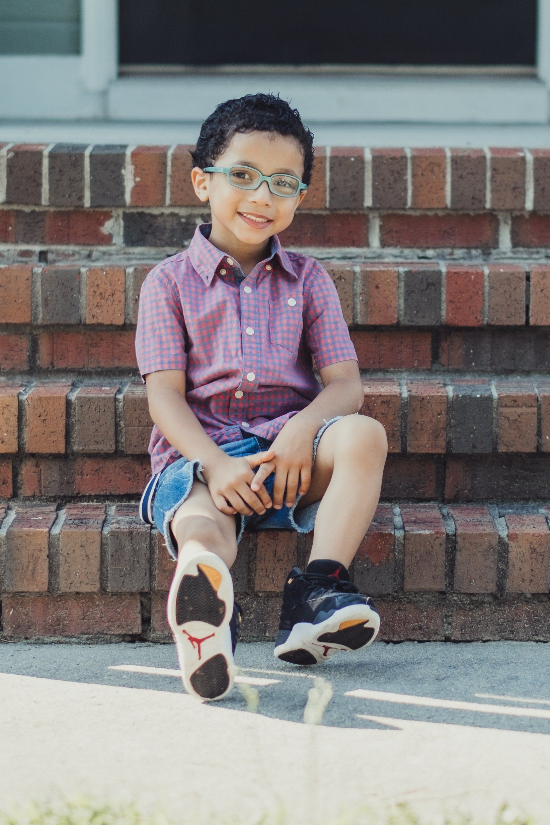 Family Photo Shoot | Front Porch Photoshoot | Outdoor Family Photographer | Professional Family Photography