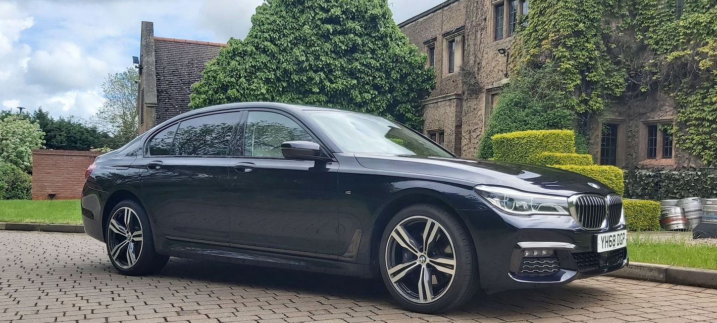 BMW luxury vehicle from Elite Acacia Transfer Ltd