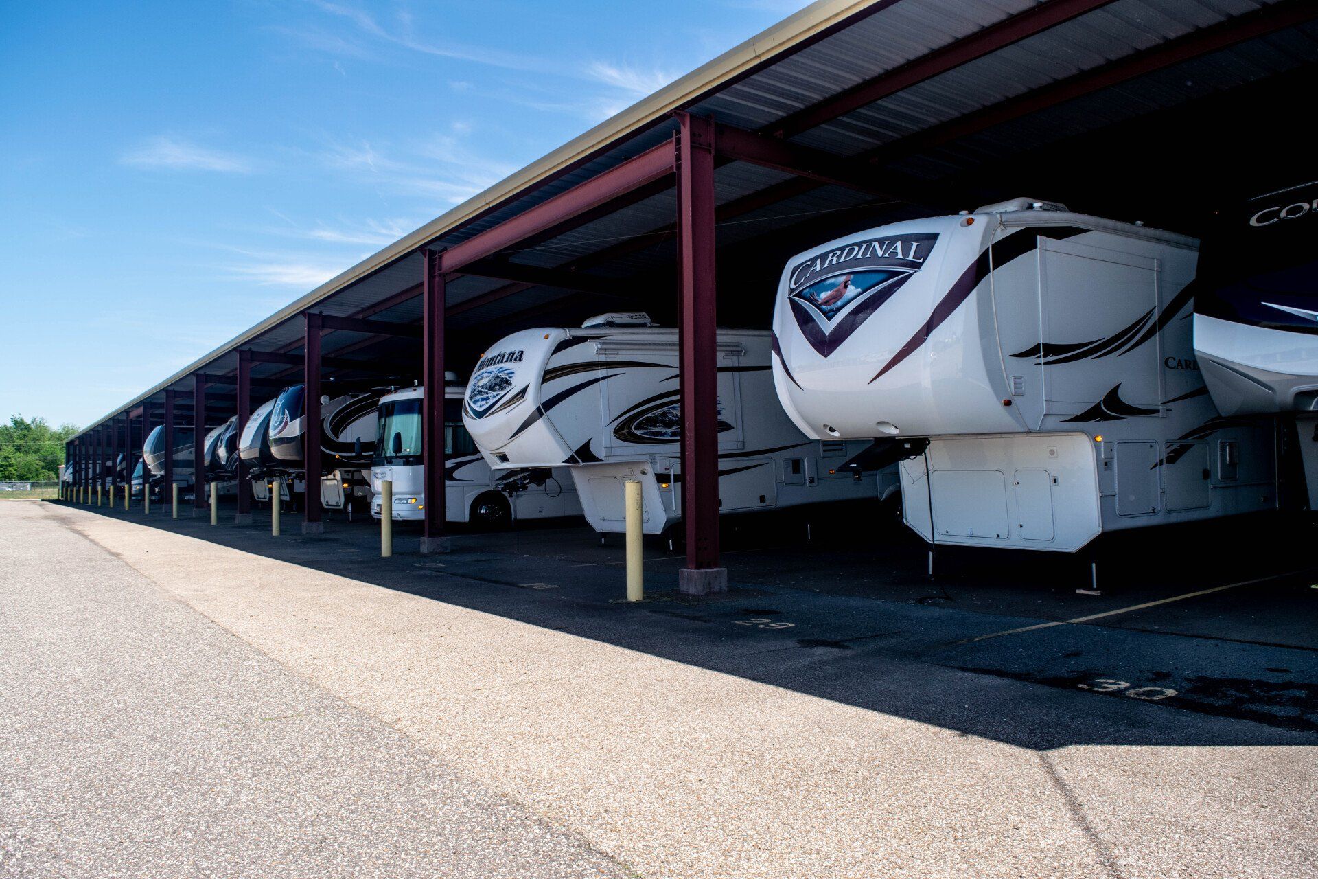 Vaughn's RV and Boat Storage Jackson Tennessee Covered Uncovered
