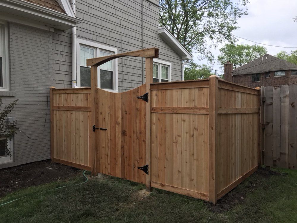 Shadow Box Fence Edge — Maywood, IL — Anaya and Sons Fence Company