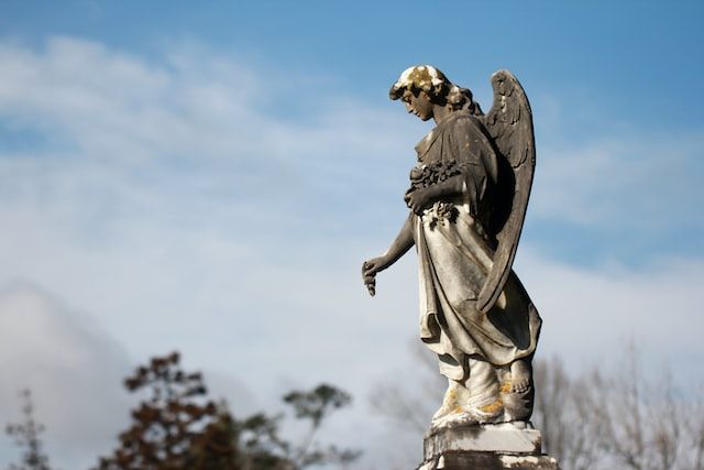 Angel statue symbolizing remembrance and compassionate funeral homes in Rio Bravo, TX.