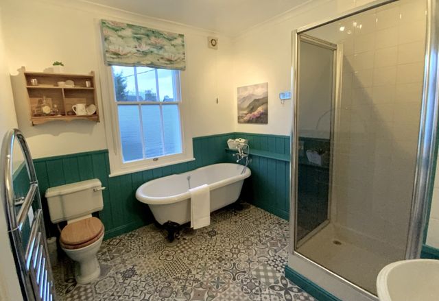 dulux proud peacock bathroom