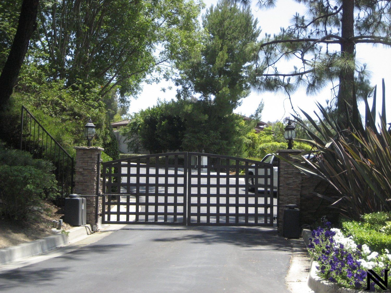 A gate that has the letter n on it