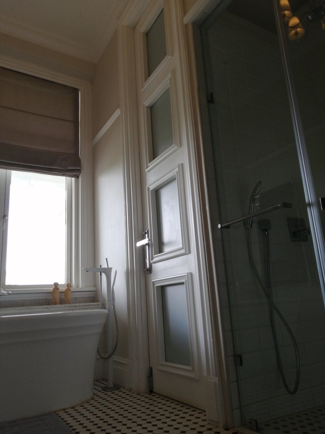 Grapedoor Custom Made Interior Wood & Glass DoorDoor