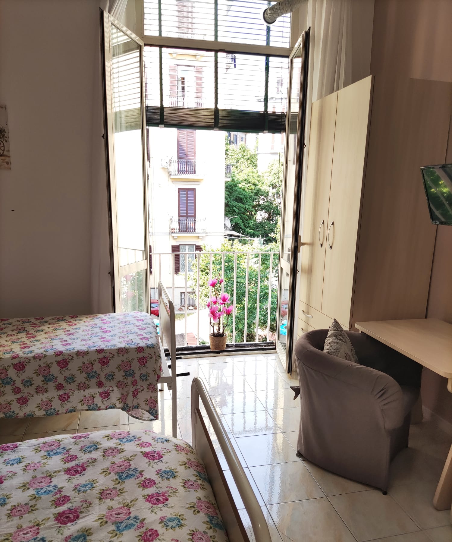 Stanza doppia con balcone