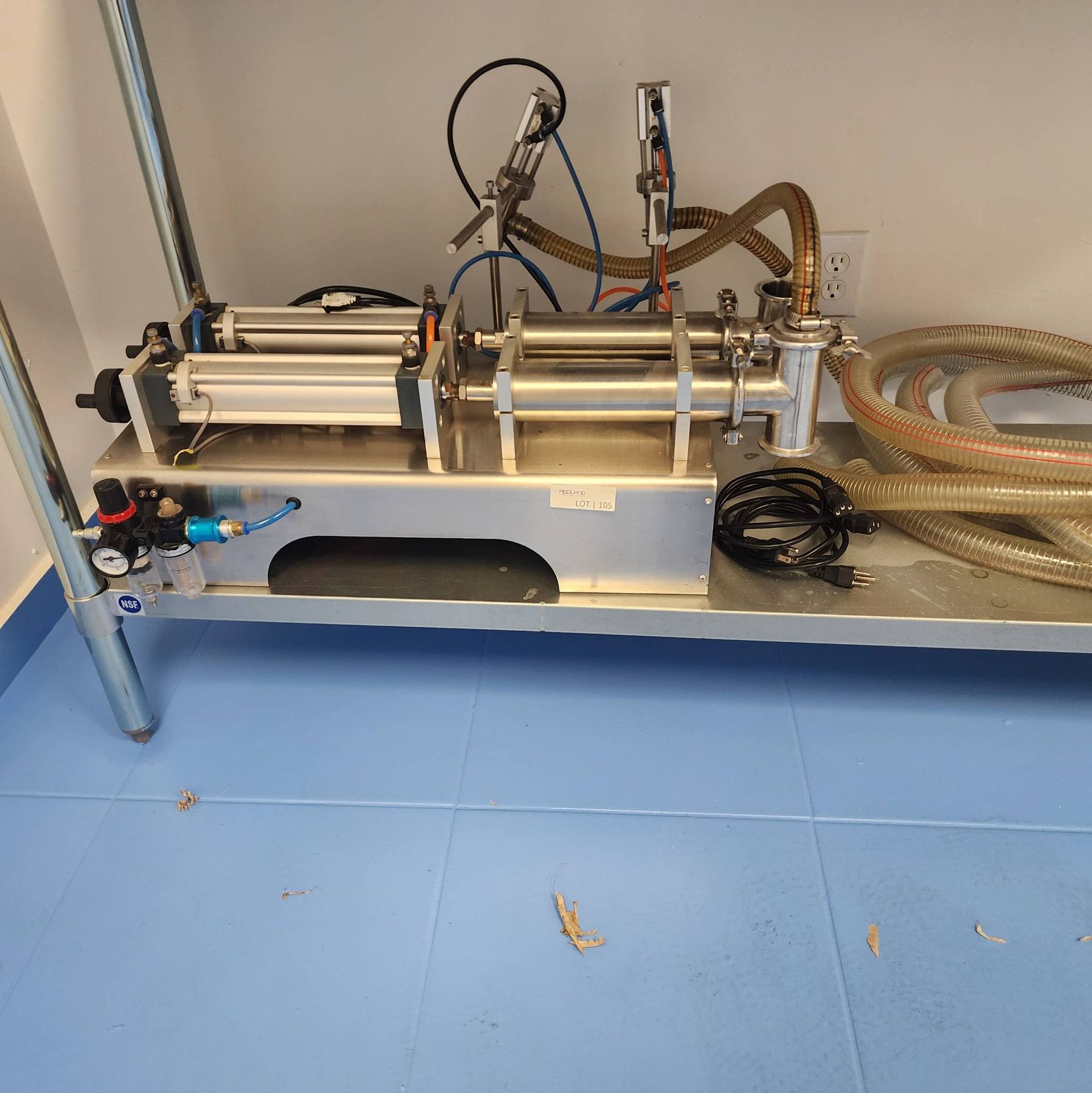 Lot 105 - Double-Head Quantitative Filling Machine