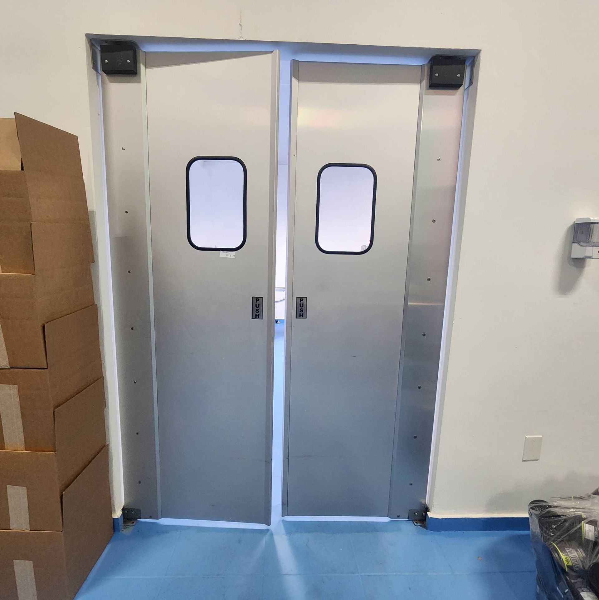 Lot 122 - Double Stainless Steel Swing Doors