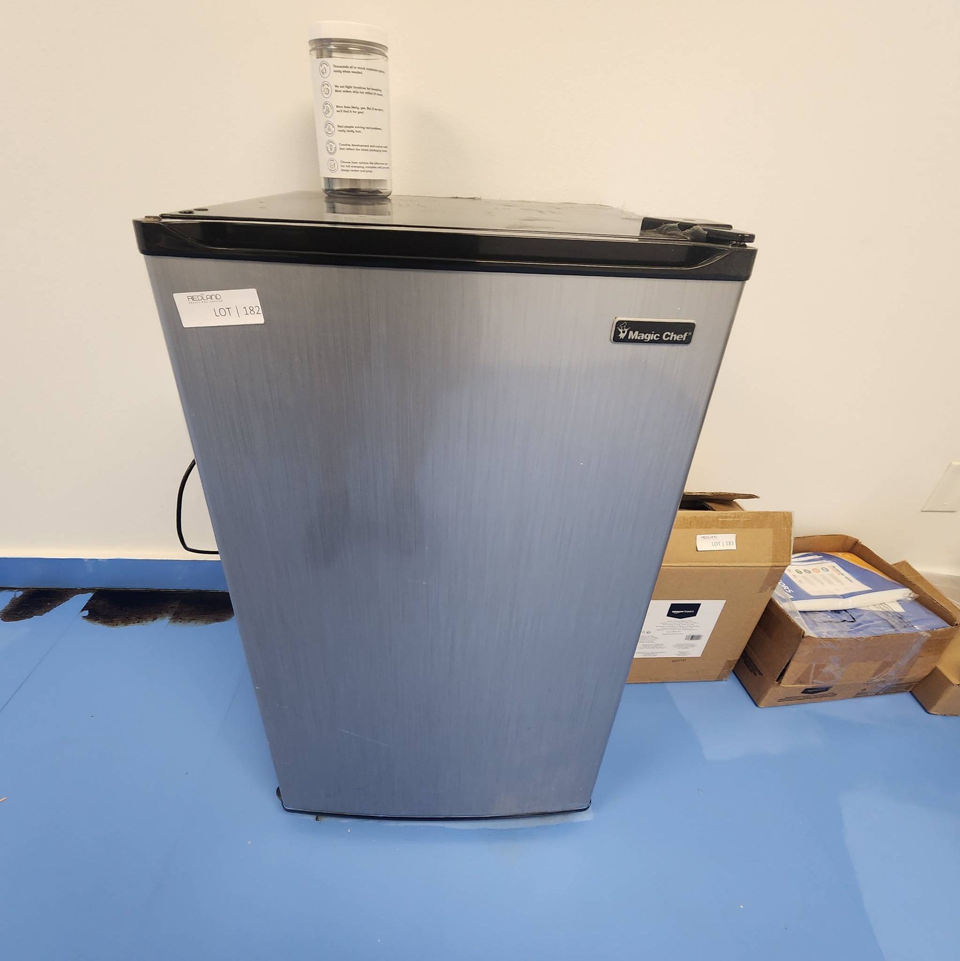 Lot 182 - Magic Chef Compact Refrigerator
