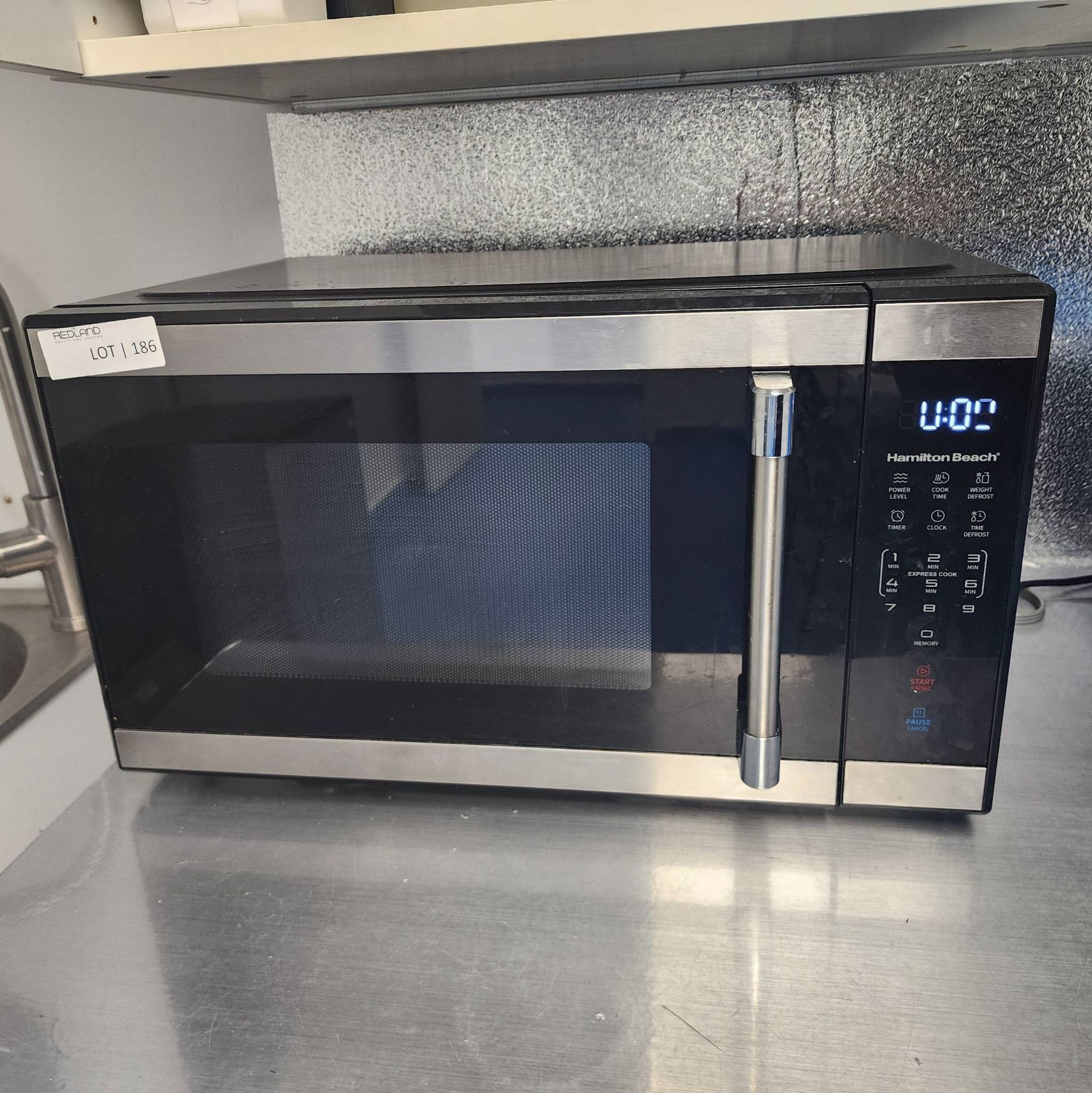 Lot 186 - Hamilton Beach Microwave Oven