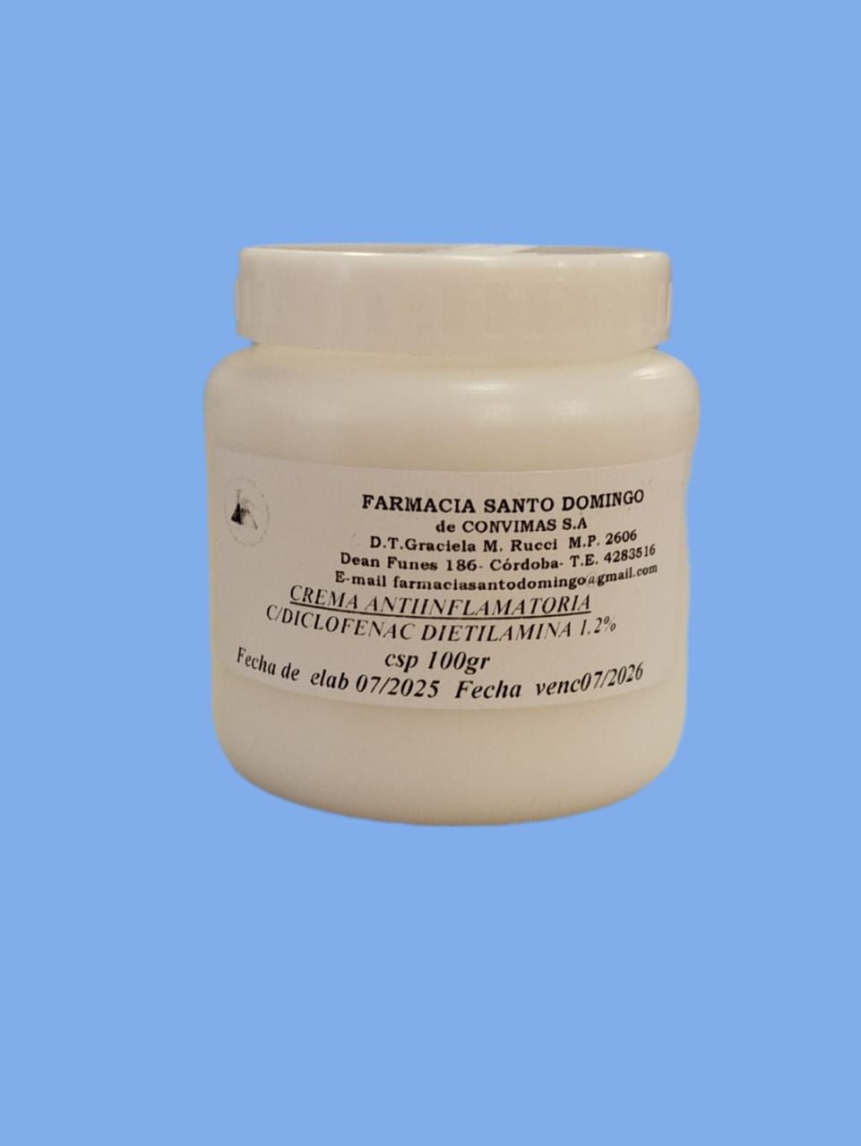Frasco blanco de crema con texto, probablemente un producto cosmético. Contiene texto negro sobre una etiqueta blanca.