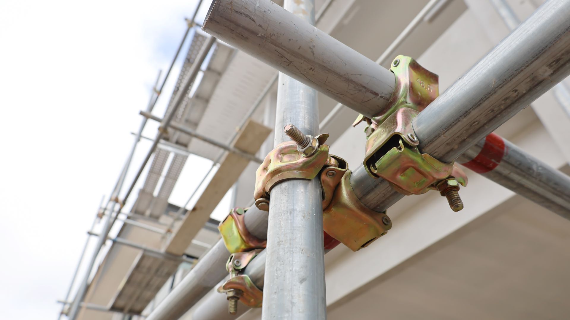 scaffolding metal locks
