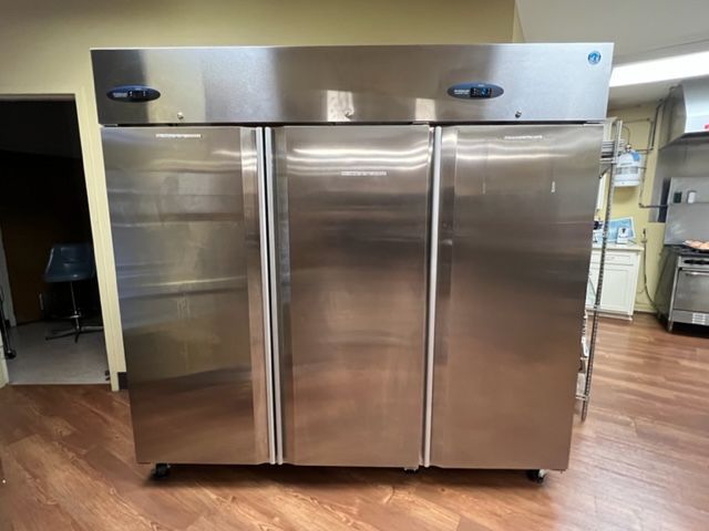 Commercial reach-in freezer repair in Atlanta, GA – included in John’s Heating, Cooling, and Appliance Repair’s comprehensive Commercial Refrigeration Repair service for restaurants, stores, and commercial kitchens.
