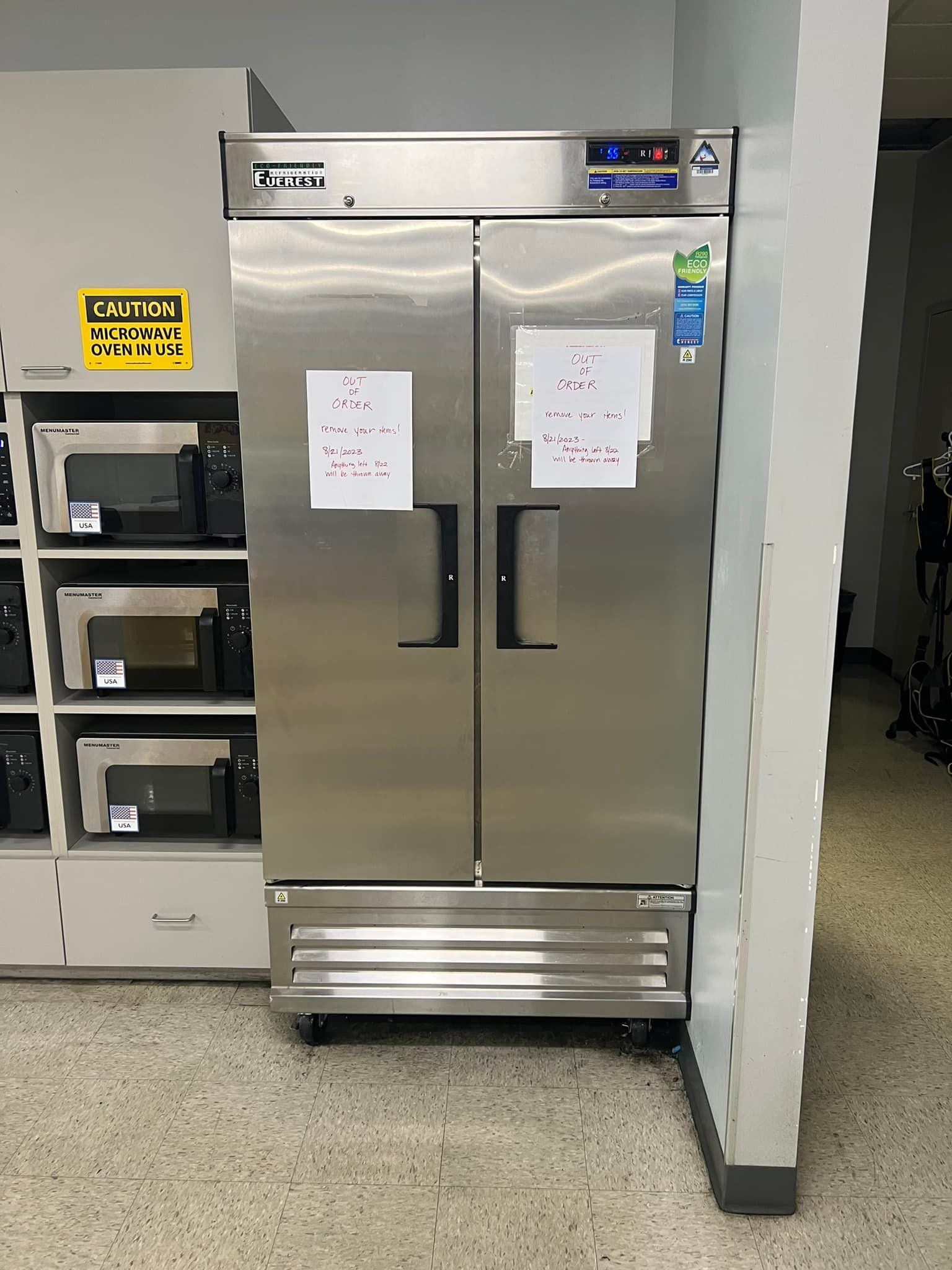 Commercial Freezer repaired by John's Heating, Cooling, and Appliance Repair in Newnan, Ga.
Part of our Commercial Refrigeration Services