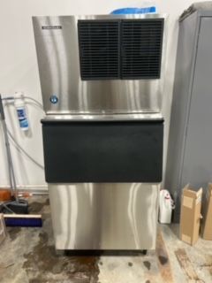 Commercial Ice Machine repair in Atlanta, GA – included in John’s Heating, Cooling, and Appliance Repair’s comprehensive Commercial Refrigeration Repair service for restaurants, stores, and commercial kitchens.
